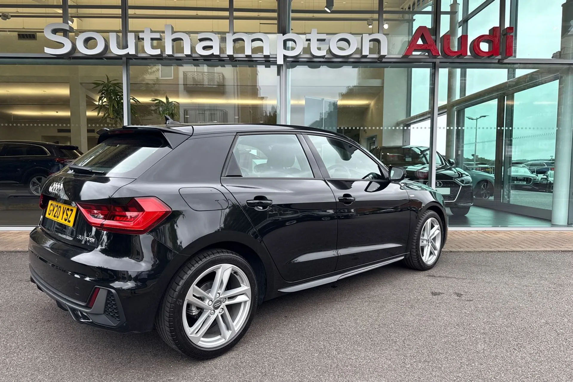 Audi A1 thumbnail image number 6