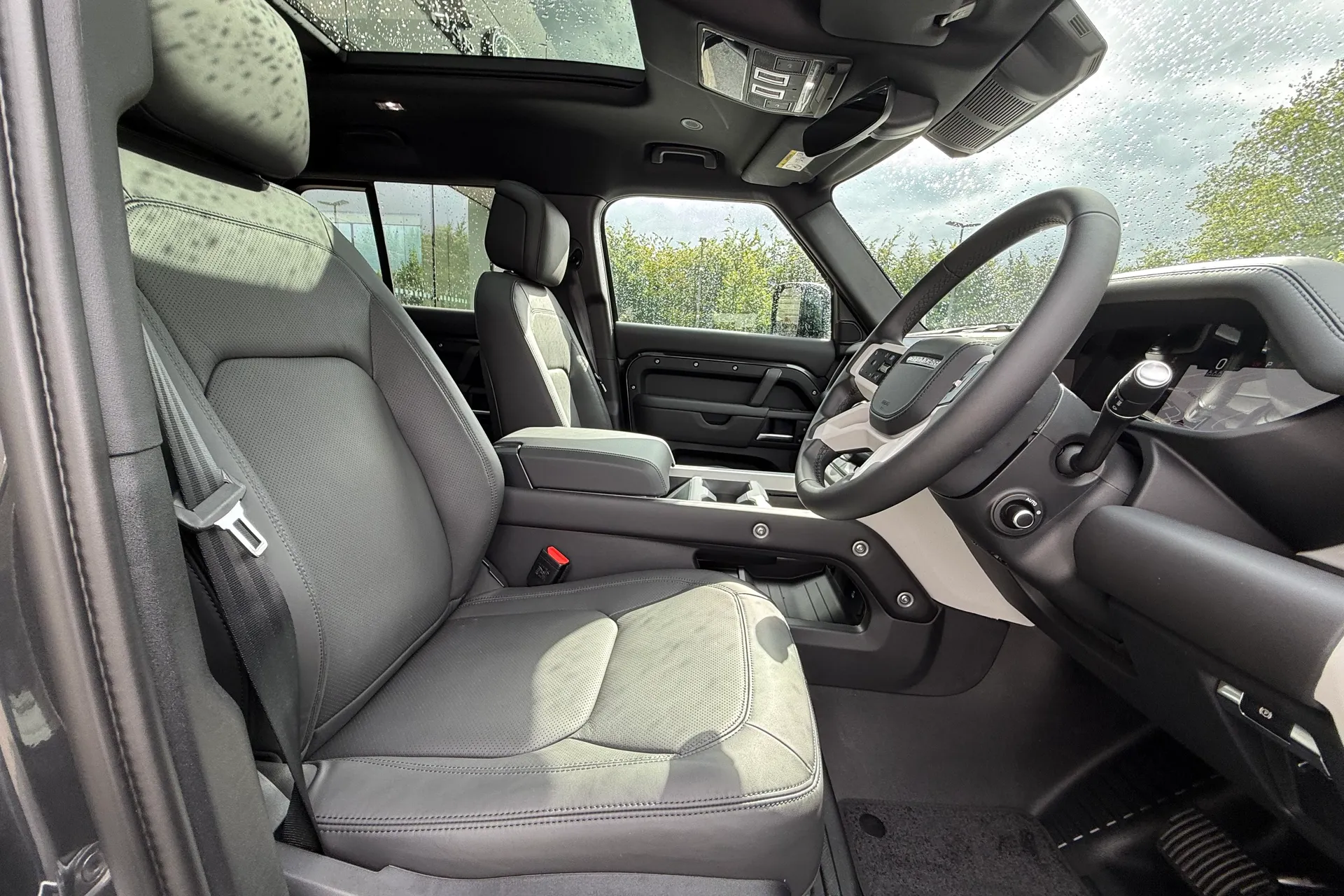 LAND ROVER DEFENDER thumbnail image number 9