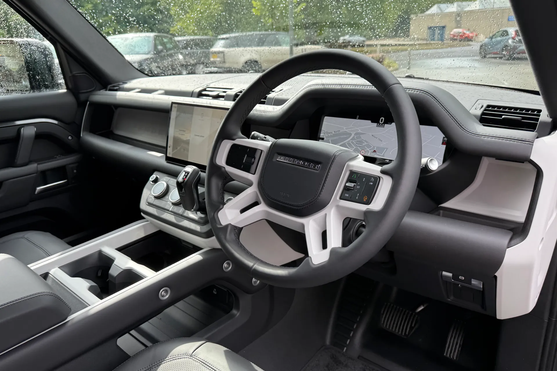 LAND ROVER DEFENDER thumbnail image number 32