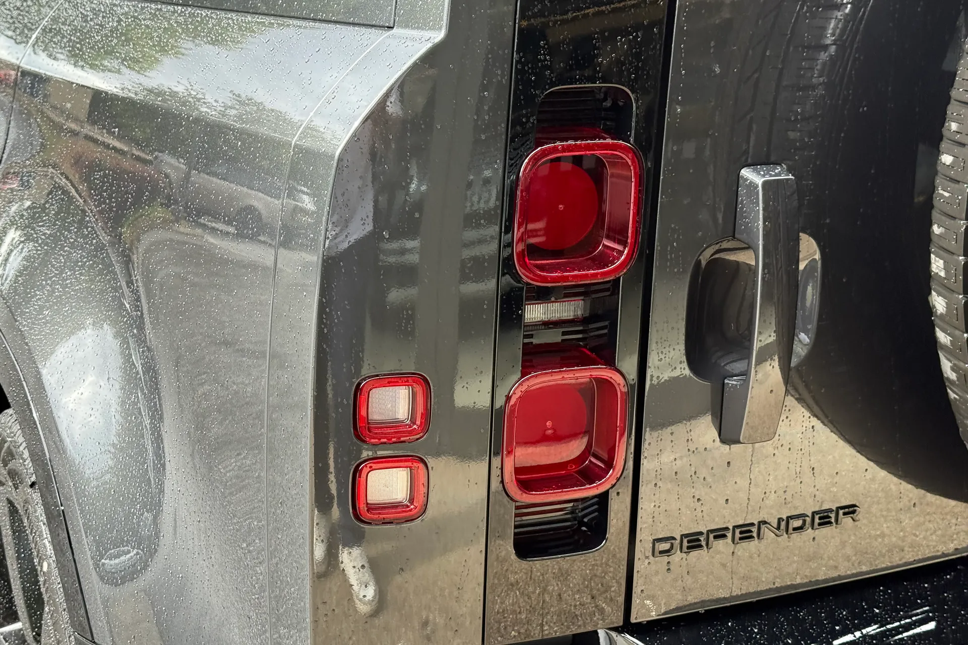 LAND ROVER DEFENDER thumbnail image number 56