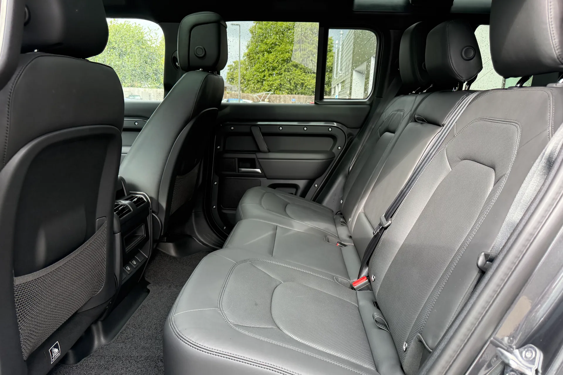 LAND ROVER DEFENDER thumbnail image number 48