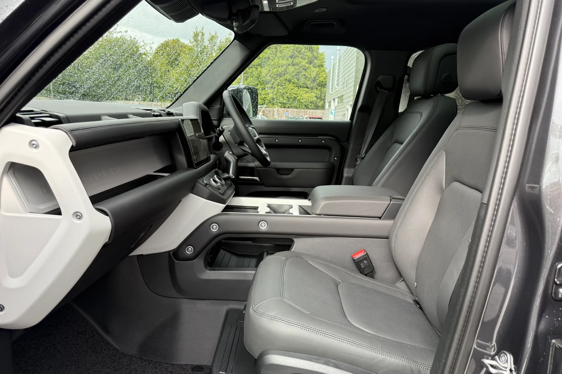 LAND ROVER DEFENDER thumbnail image number 10