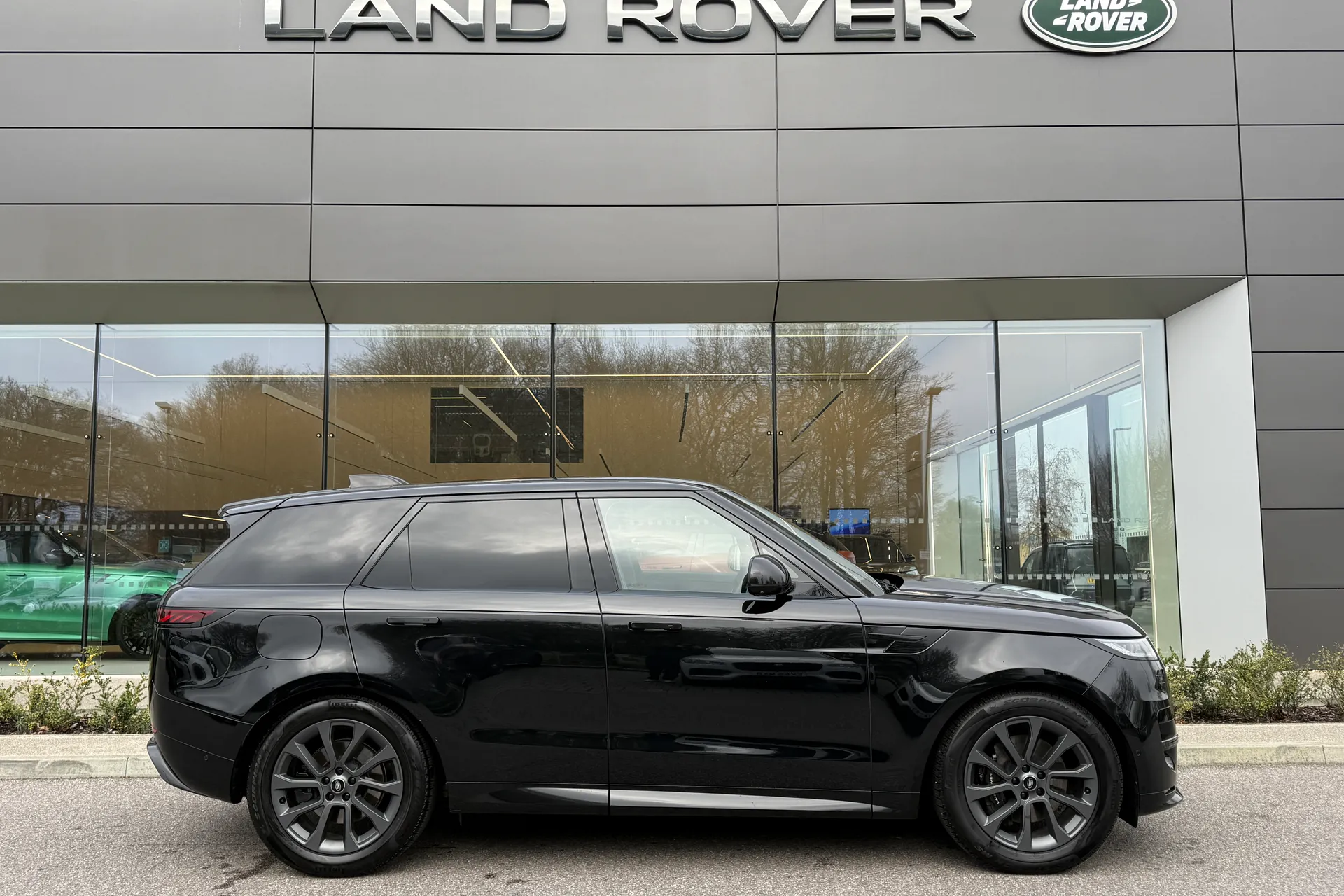 LAND ROVER RANGE ROVER SPORT thumbnail image number 2