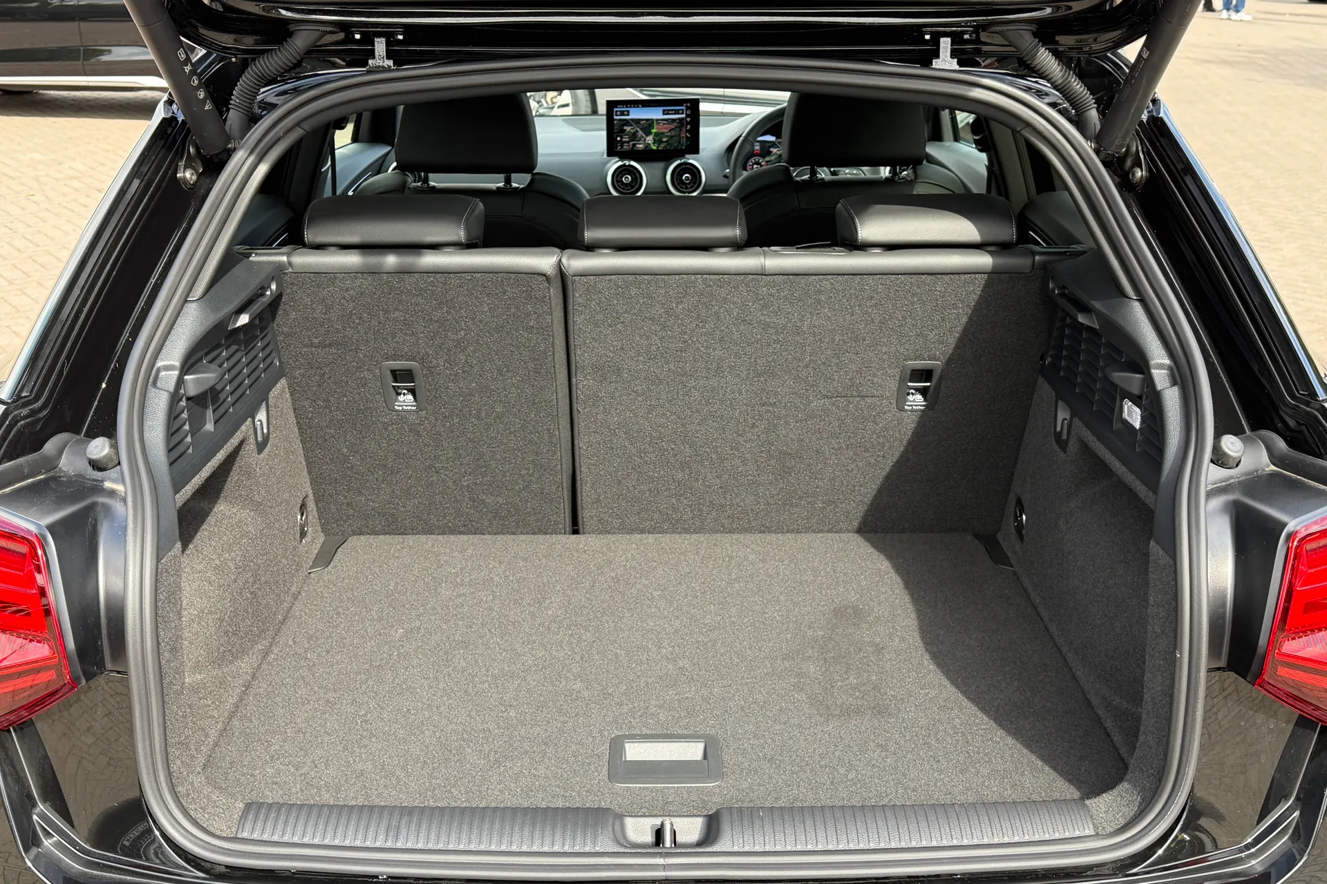 Audi Q2 thumbnail image number 38