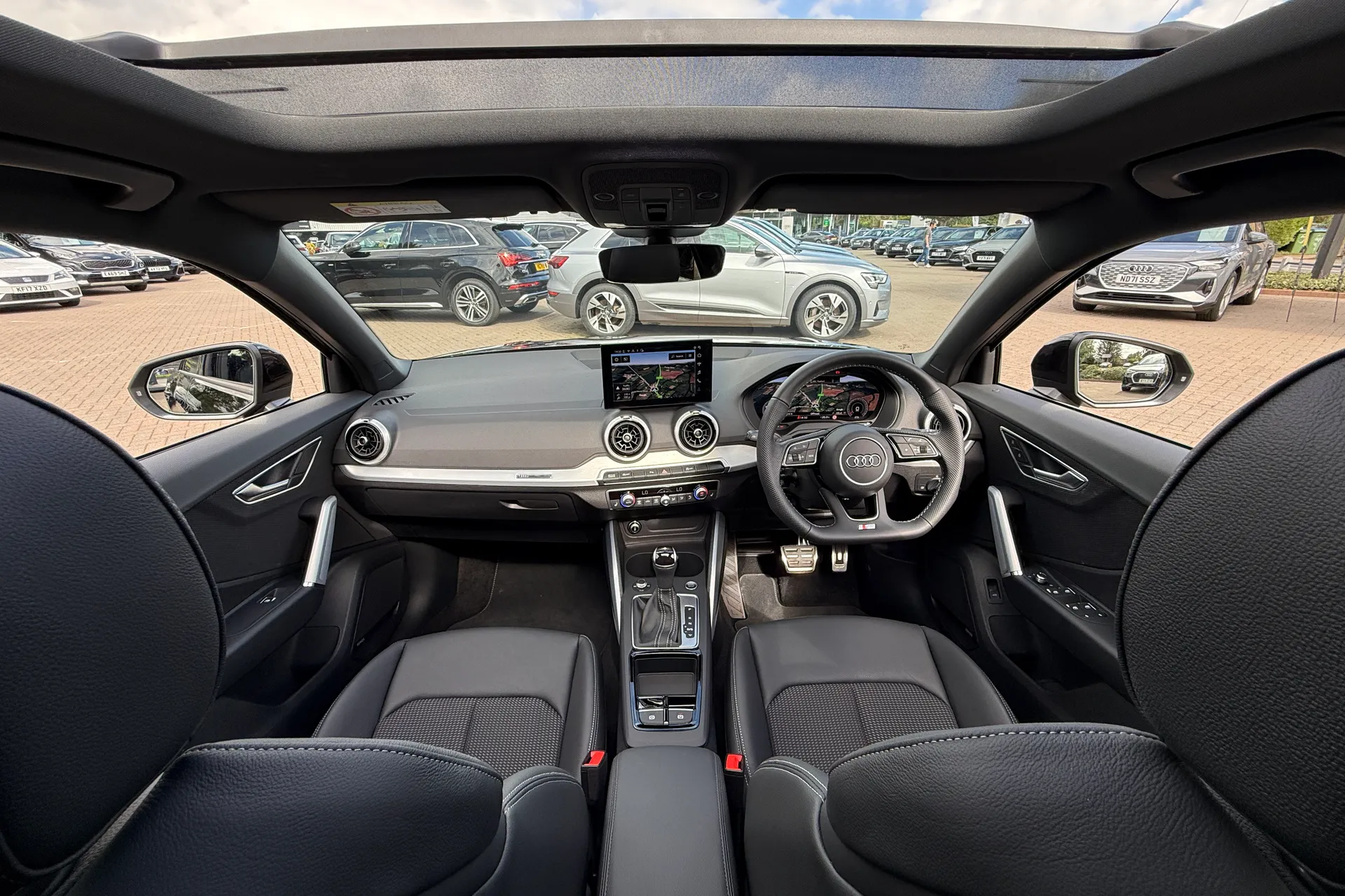 Audi Q2 thumbnail image number 3