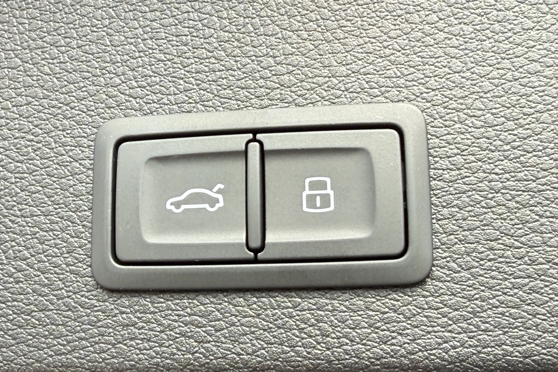 Audi Q2 thumbnail image number 41