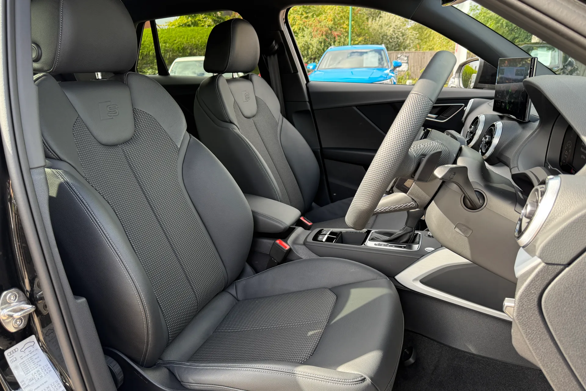 Audi Q2 thumbnail image number 28