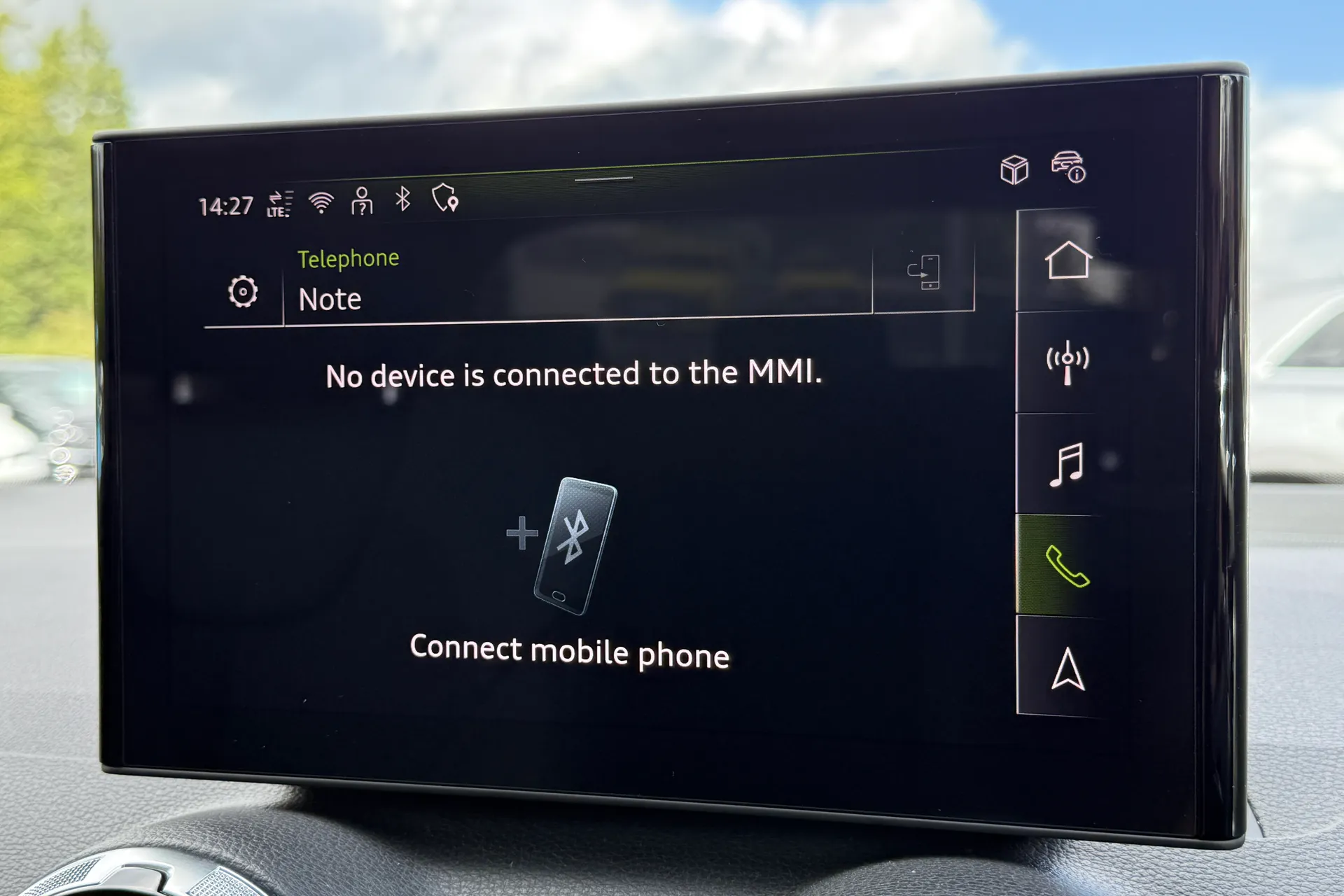 Audi Q2 thumbnail image number 11