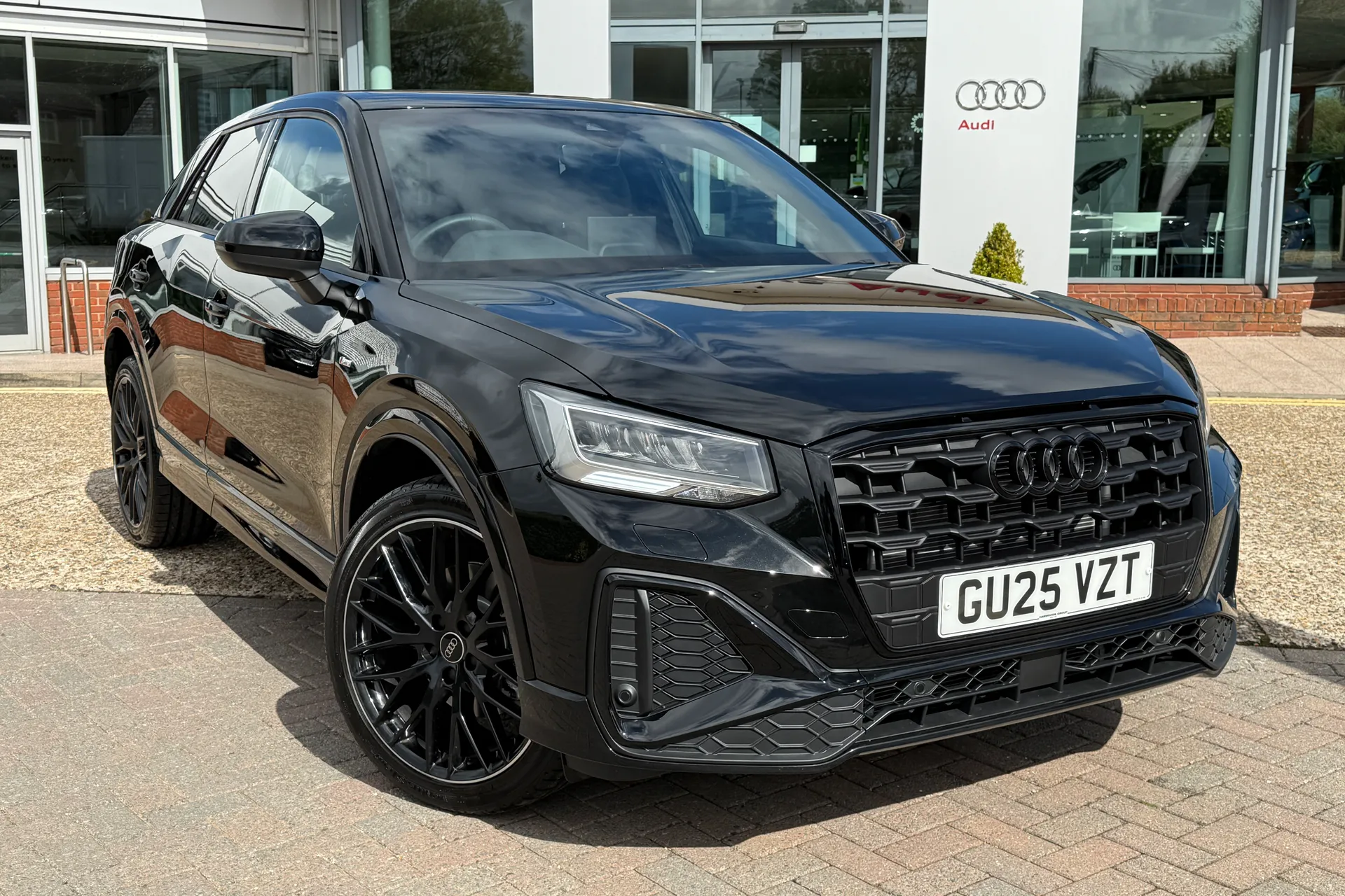 Audi Q2 thumbnail image number 25