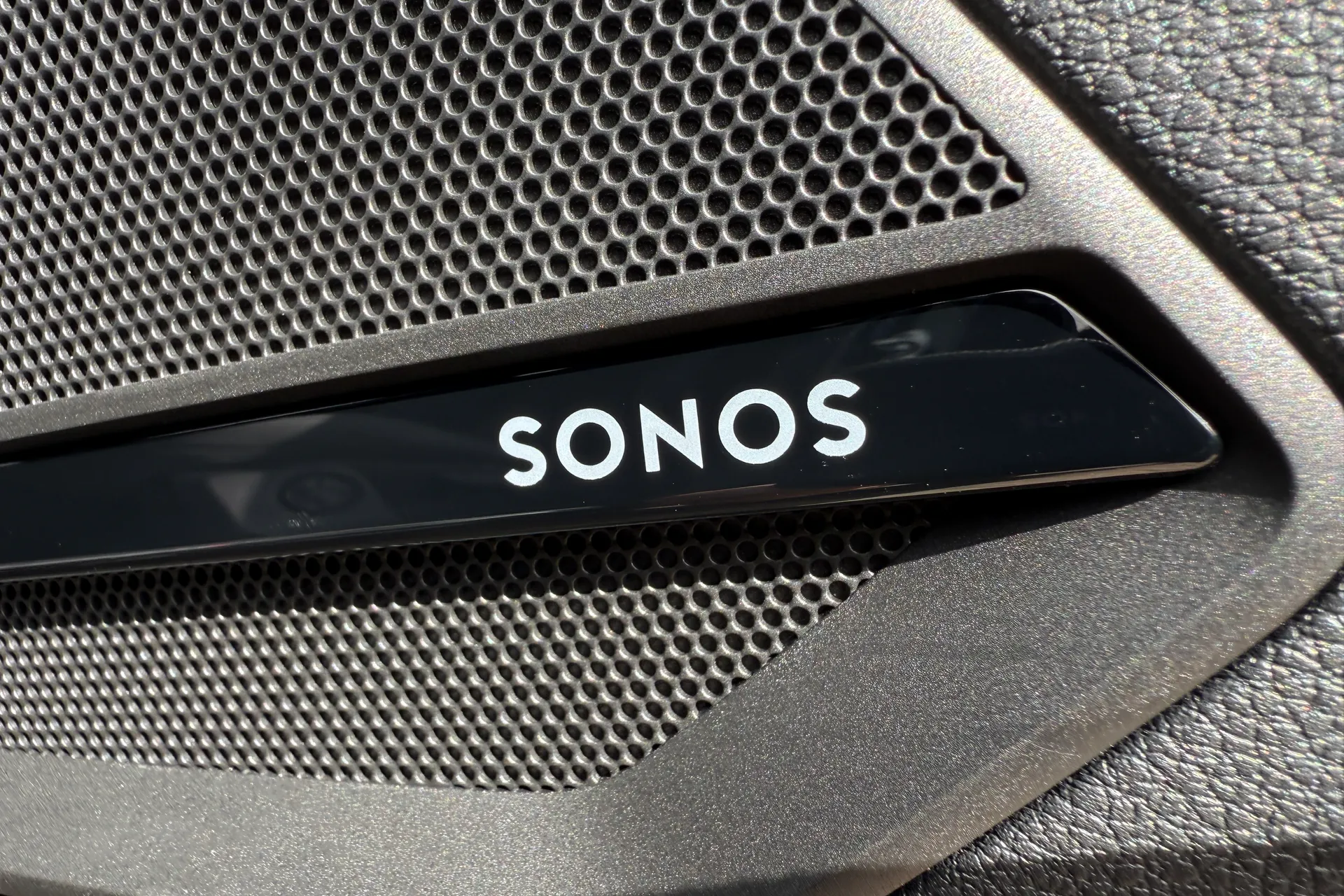 Audi Q2 thumbnail image number 16