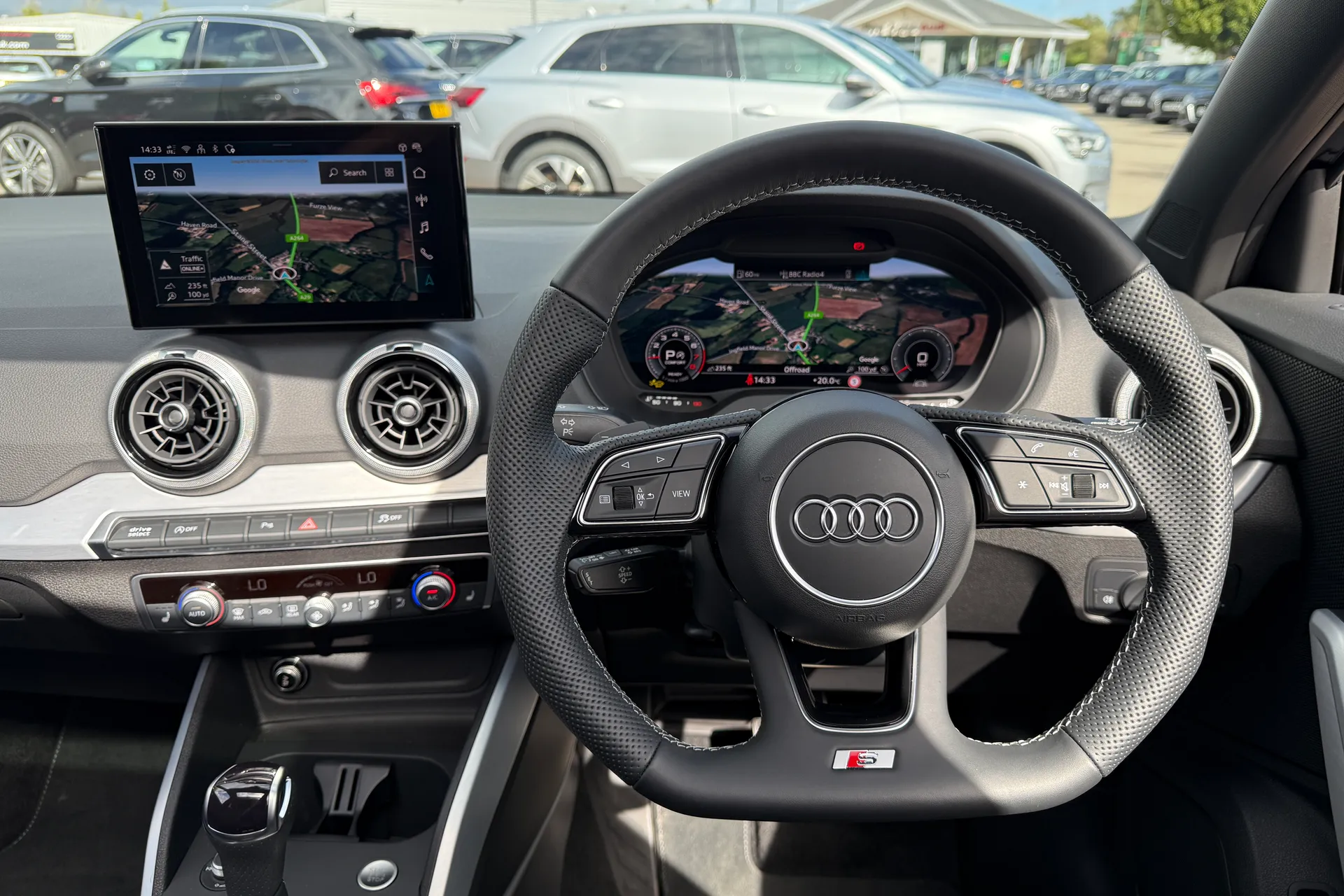 Audi Q2 thumbnail image number 7