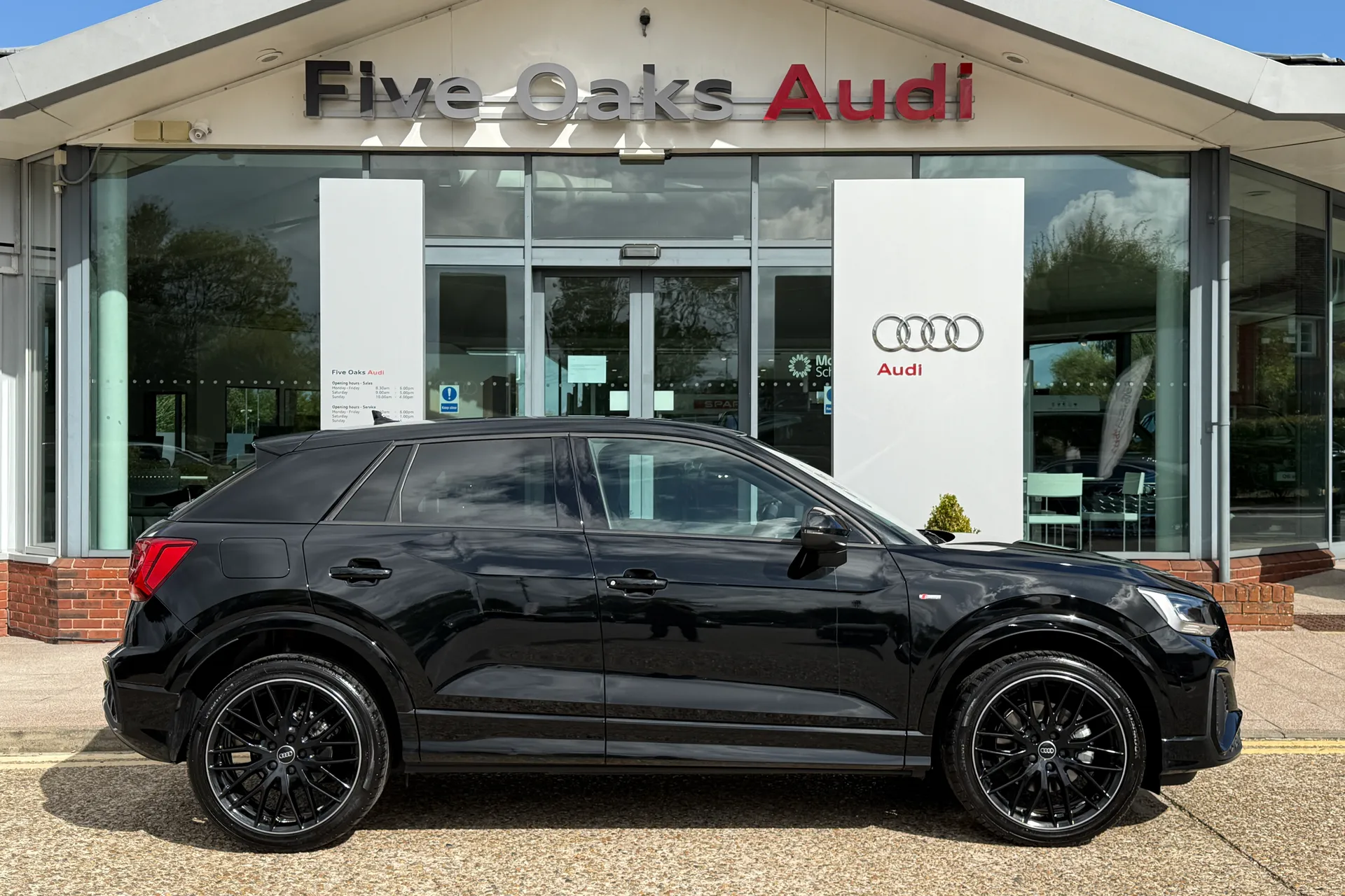Audi Q2 thumbnail image number 2