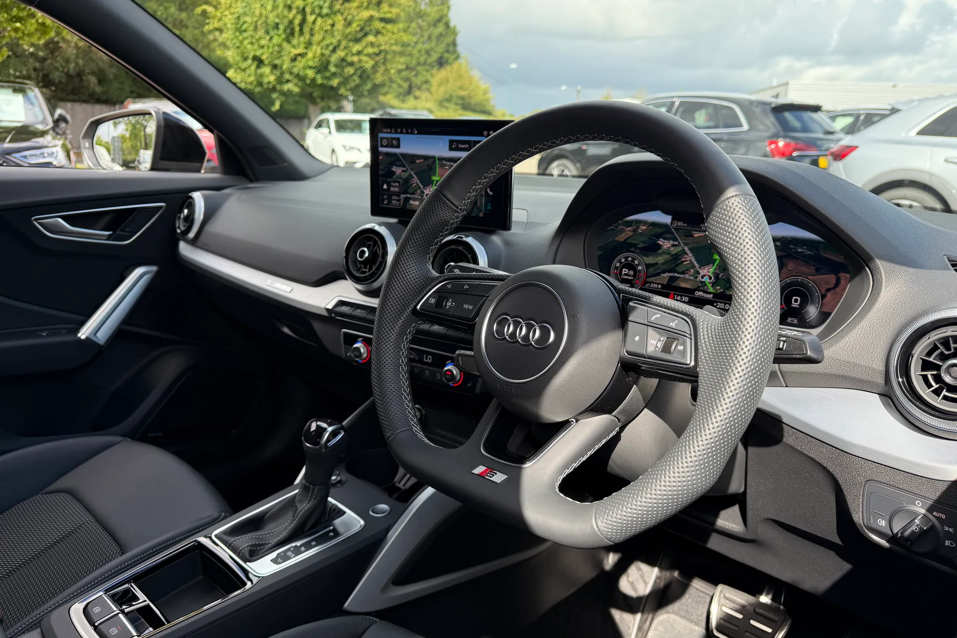 Audi Q2 thumbnail image number 29