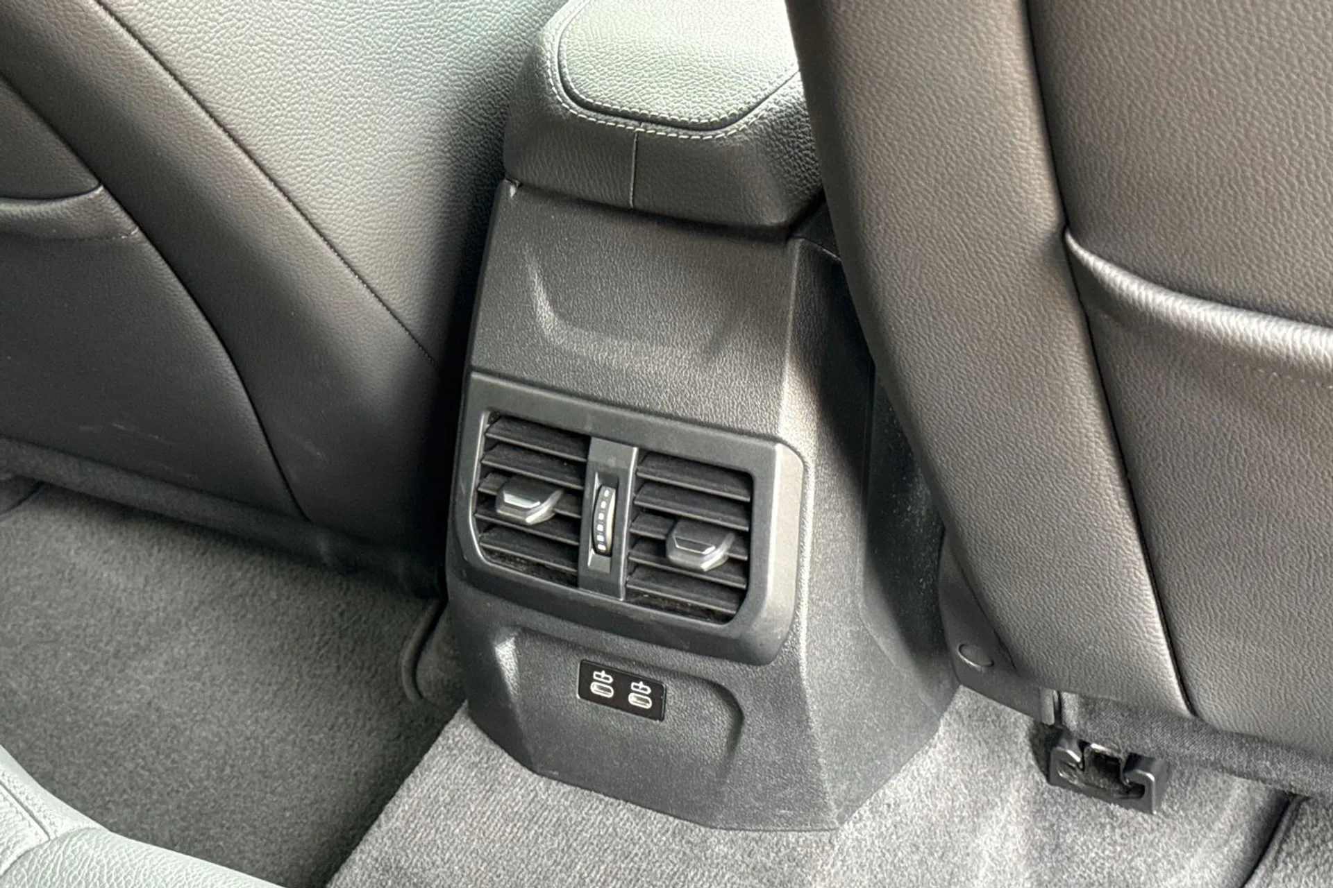 BMW 1 SERIES thumbnail image number 51