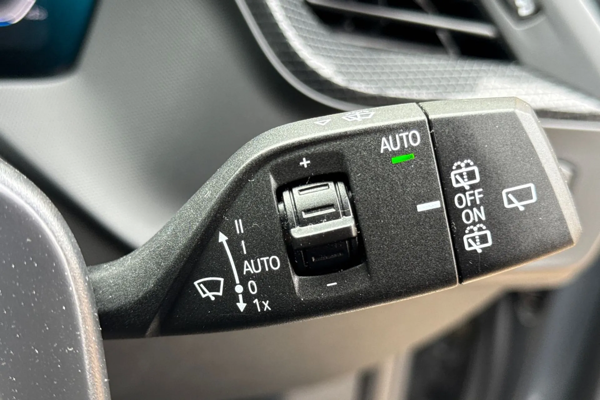 BMW 1 SERIES thumbnail image number 54