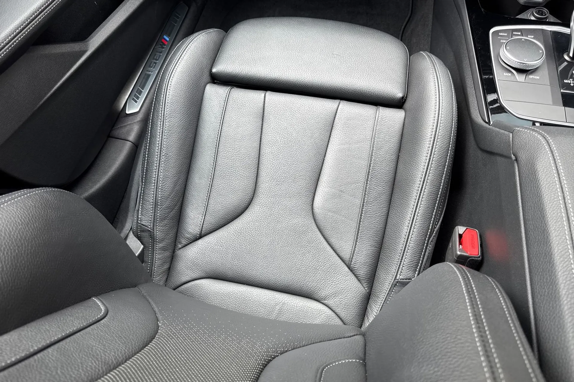 BMW 1 SERIES thumbnail image number 34