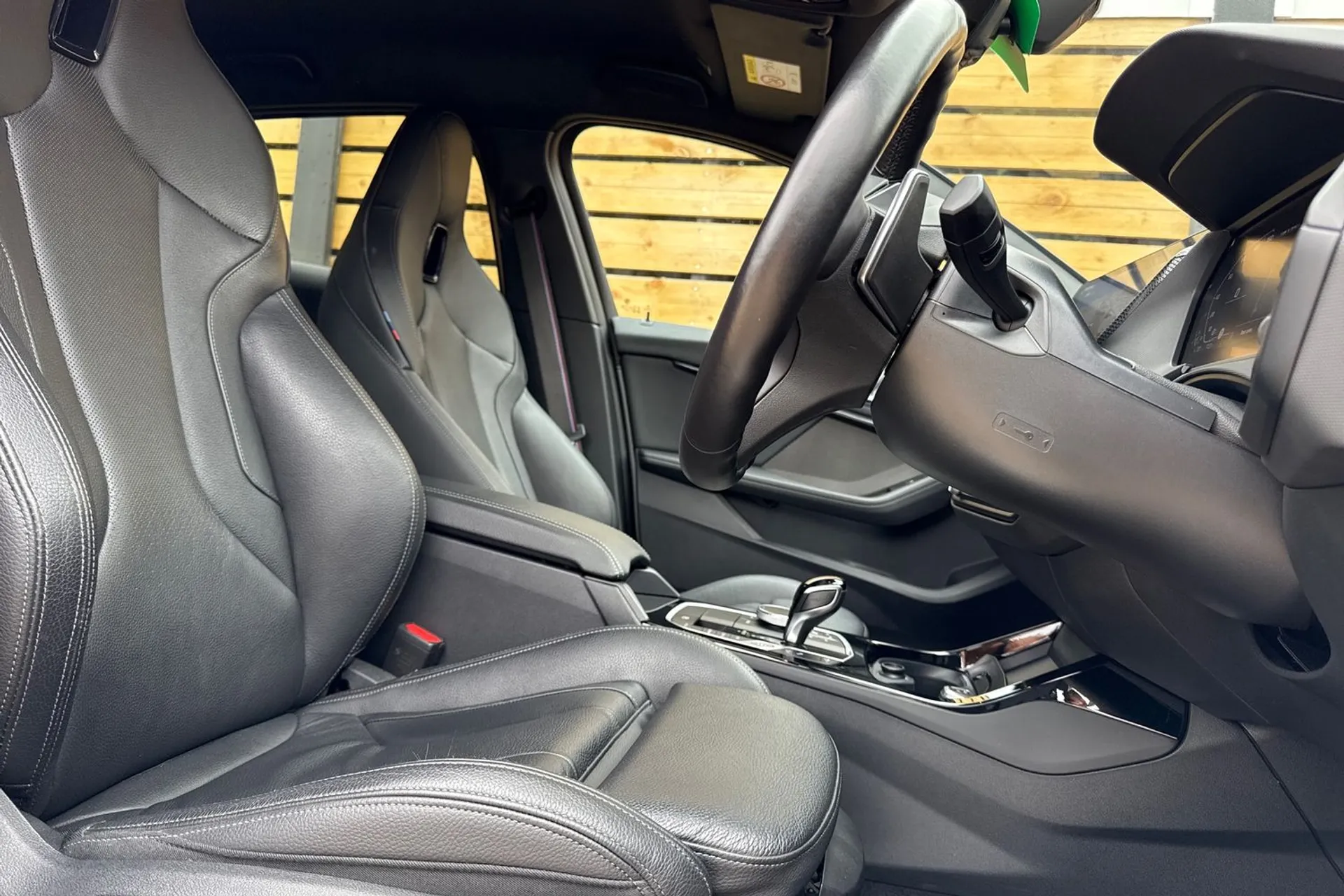 BMW 1 SERIES thumbnail image number 27
