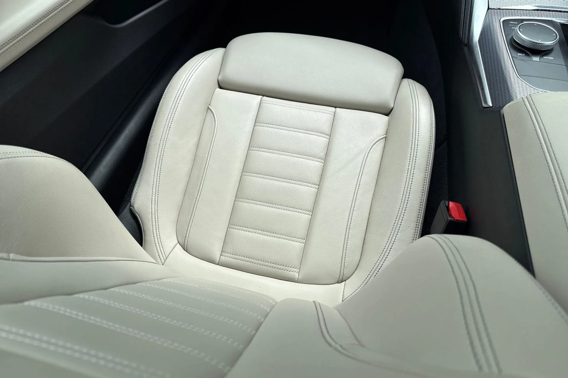 BMW 4 SERIES thumbnail image number 34