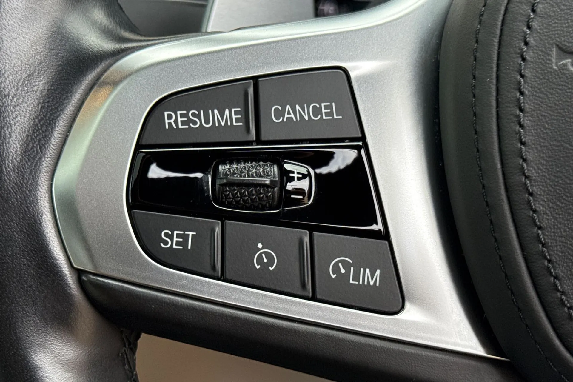 BMW 4 SERIES thumbnail image number 38