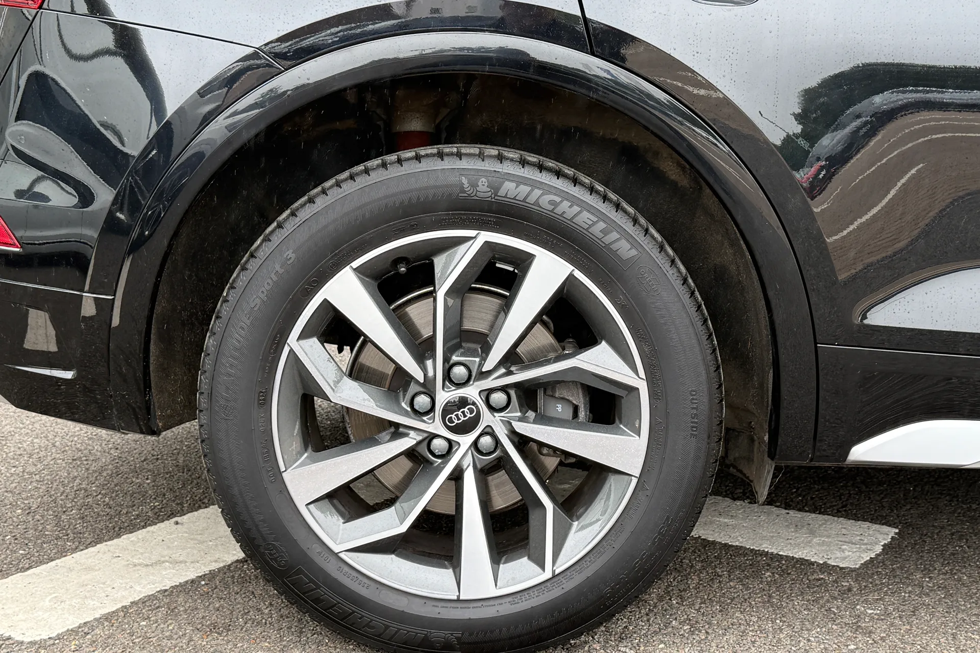 Audi Q5 thumbnail image number 11