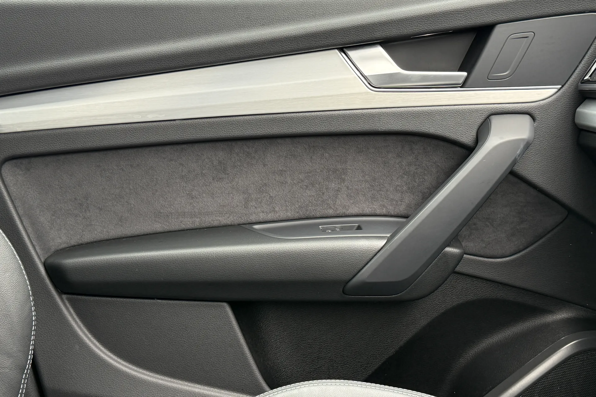 Audi Q5 thumbnail image number 21