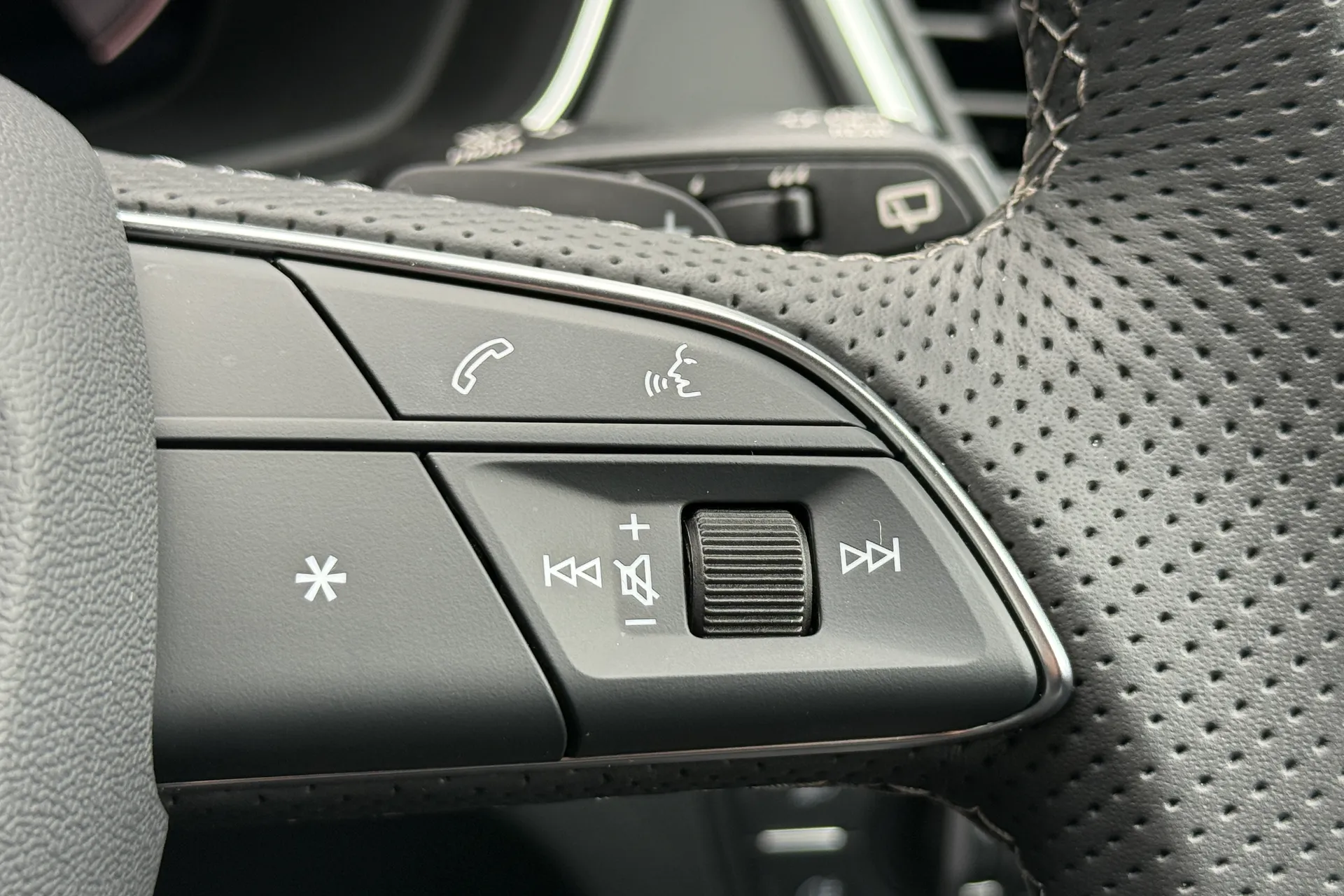 Audi Q5 thumbnail image number 15