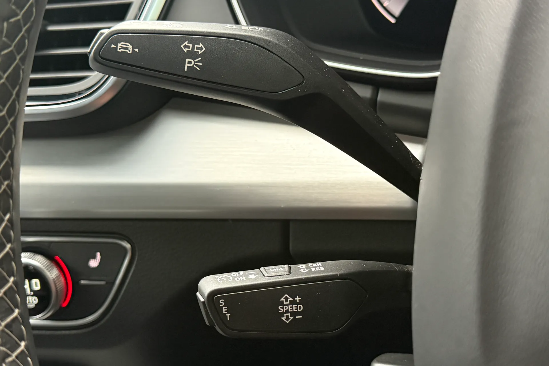 Audi Q5 thumbnail image number 32