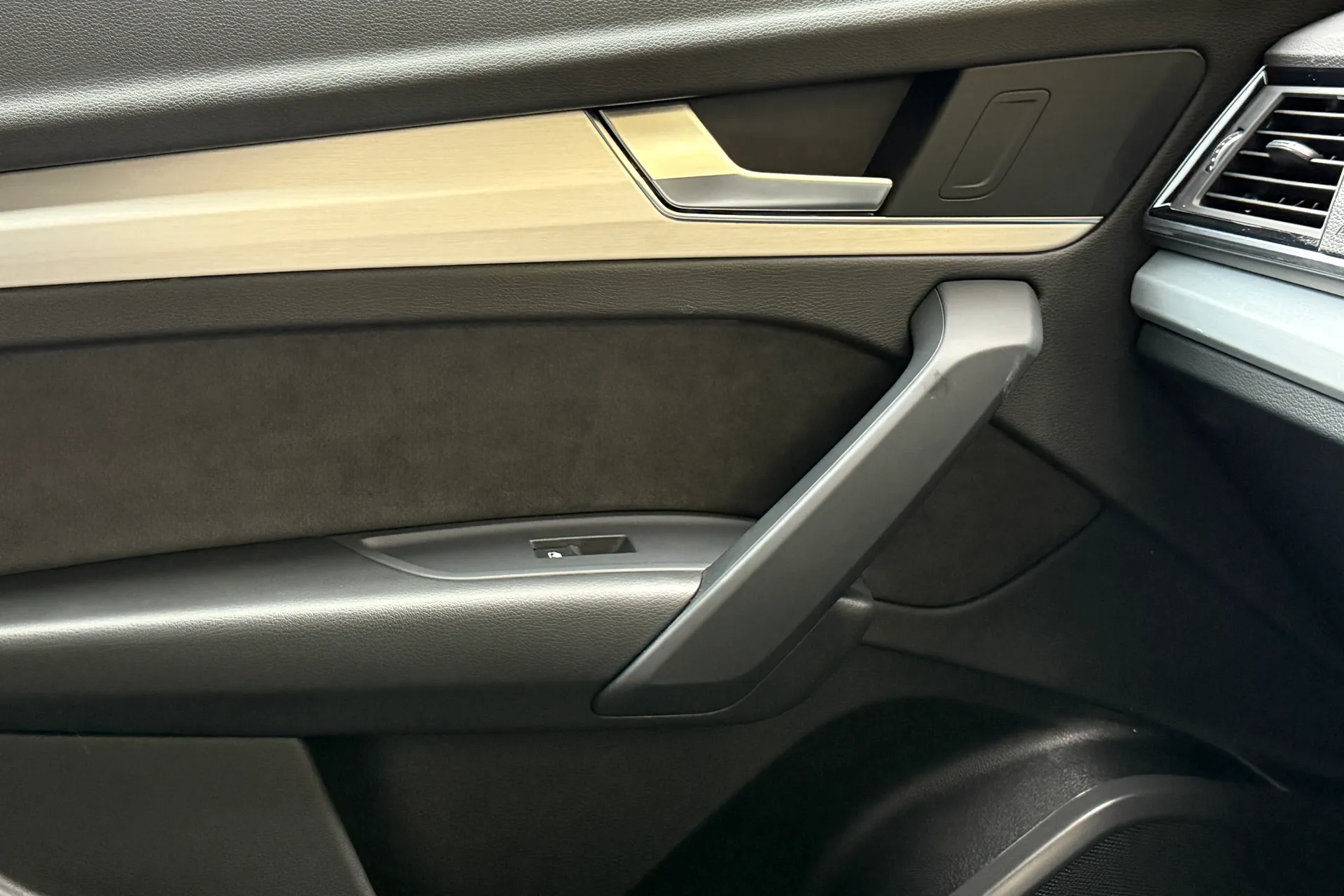 Audi Q5 thumbnail image number 23