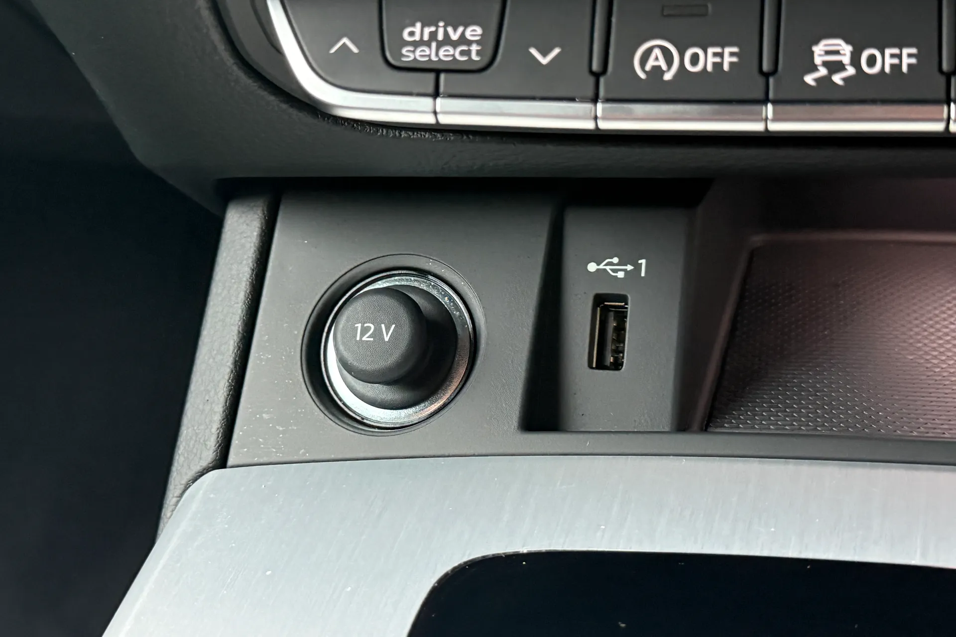 Audi Q5 thumbnail image number 19