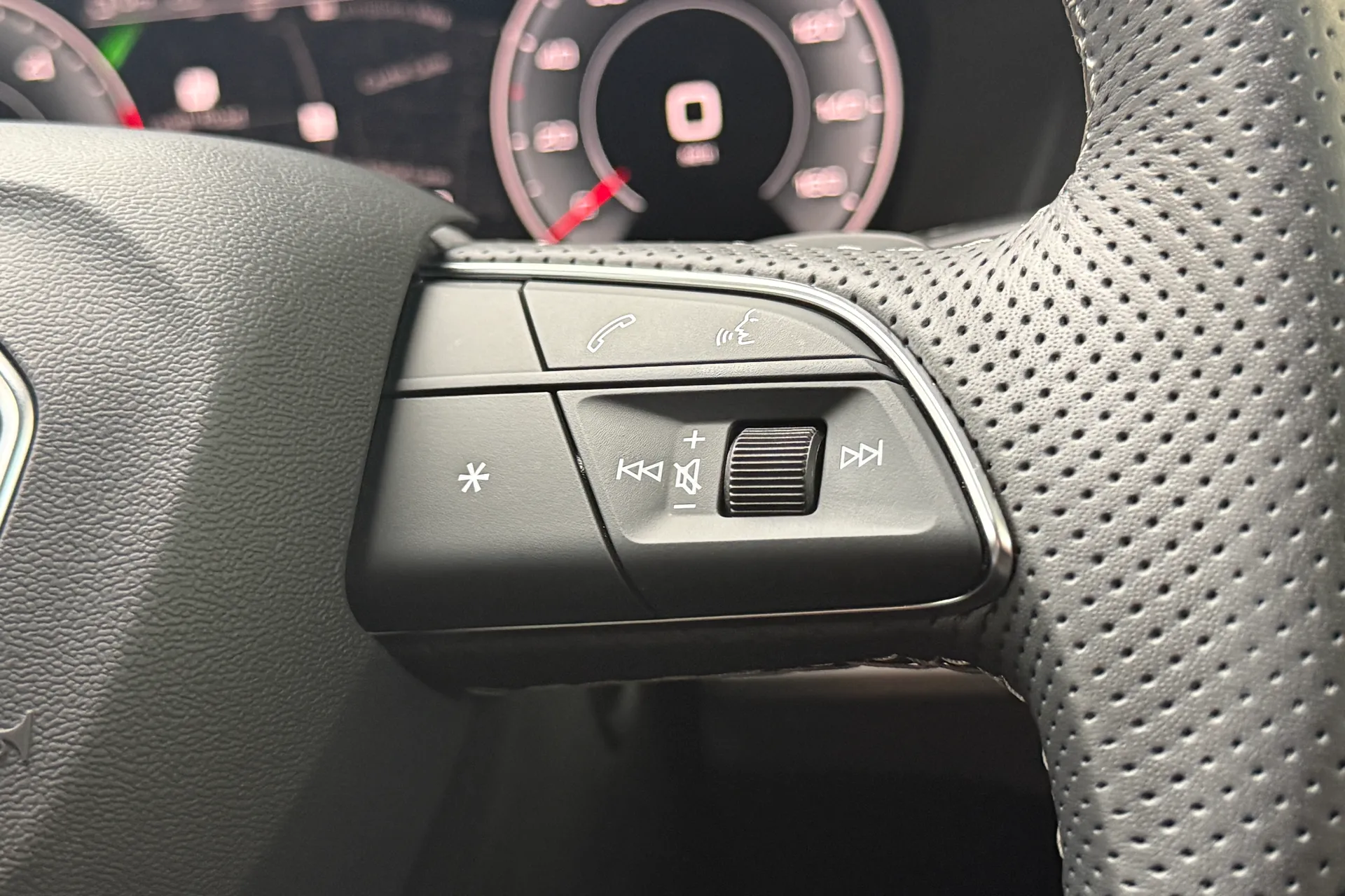 Audi Q5 thumbnail image number 30