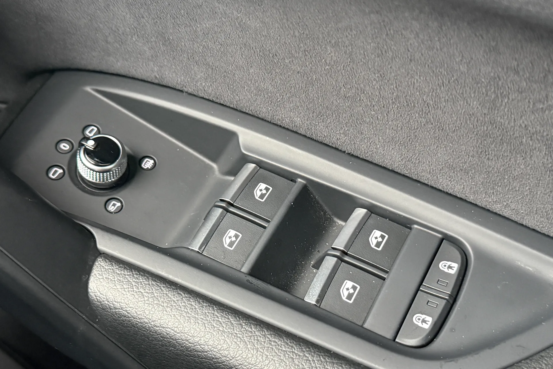 Audi Q5 thumbnail image number 35