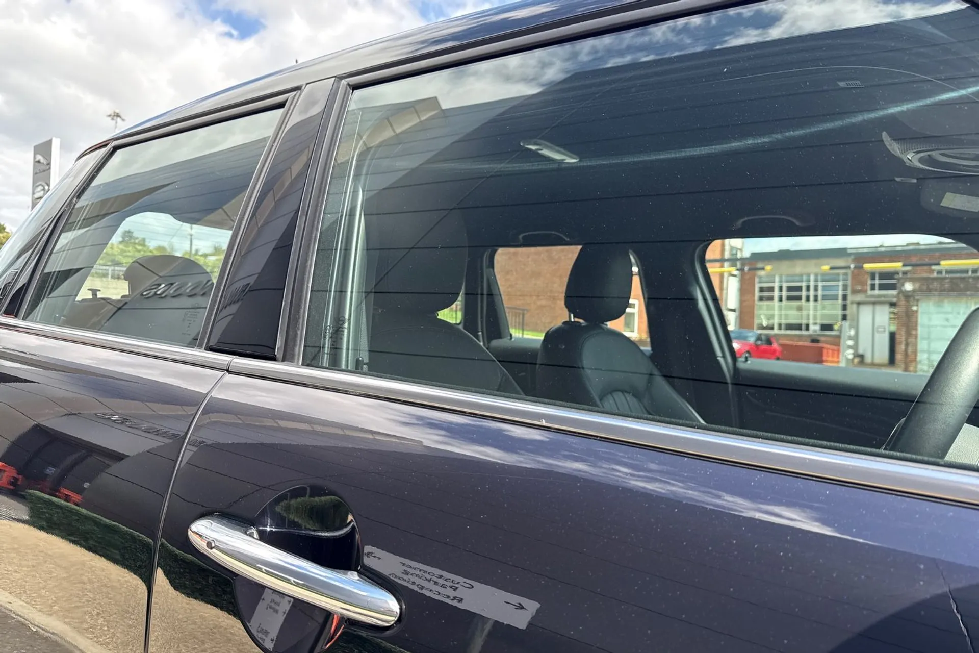 MINI COOPER EXCLUSIVE AUTO thumbnail image number 20