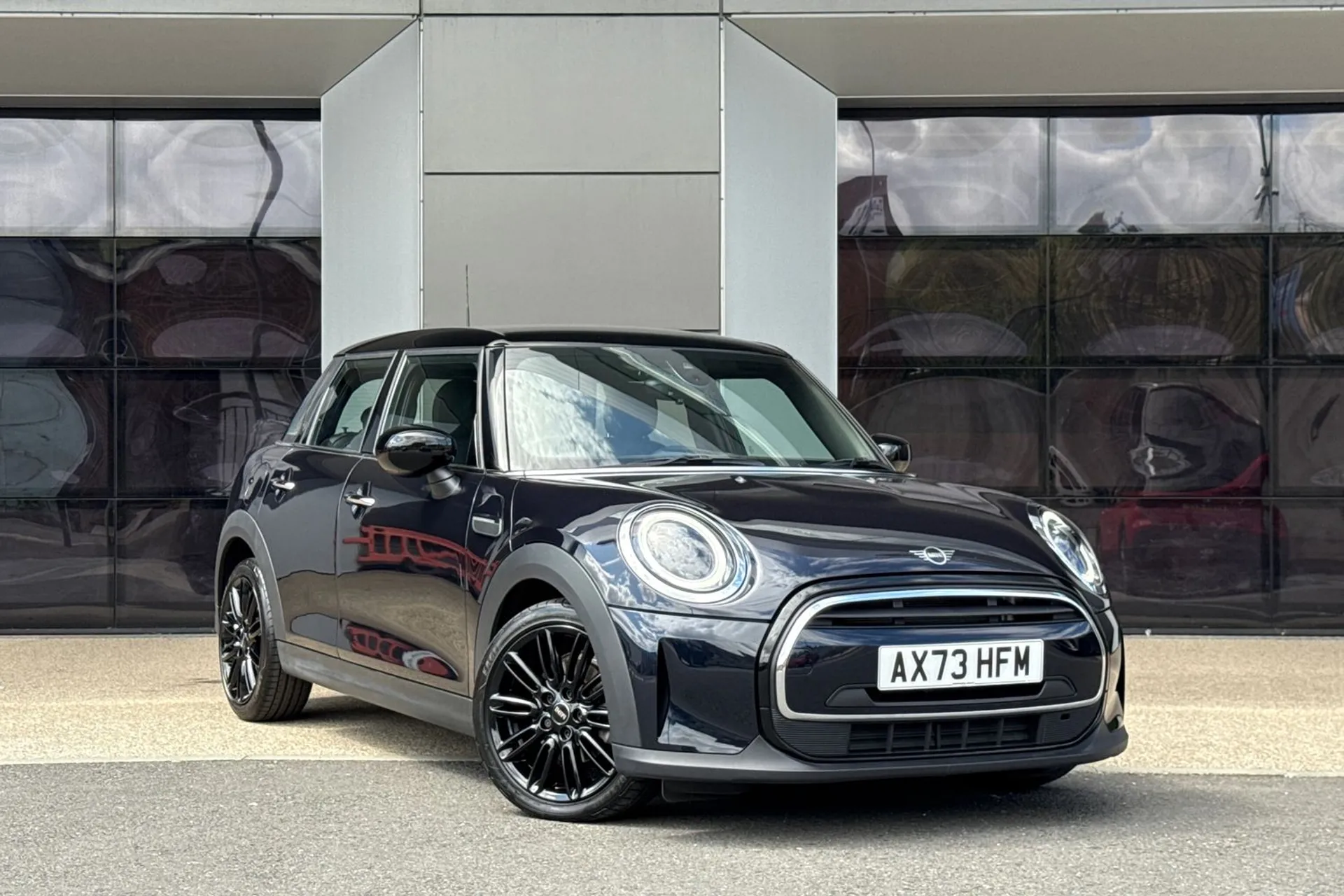 MINI COOPER EXCLUSIVE AUTO focused image