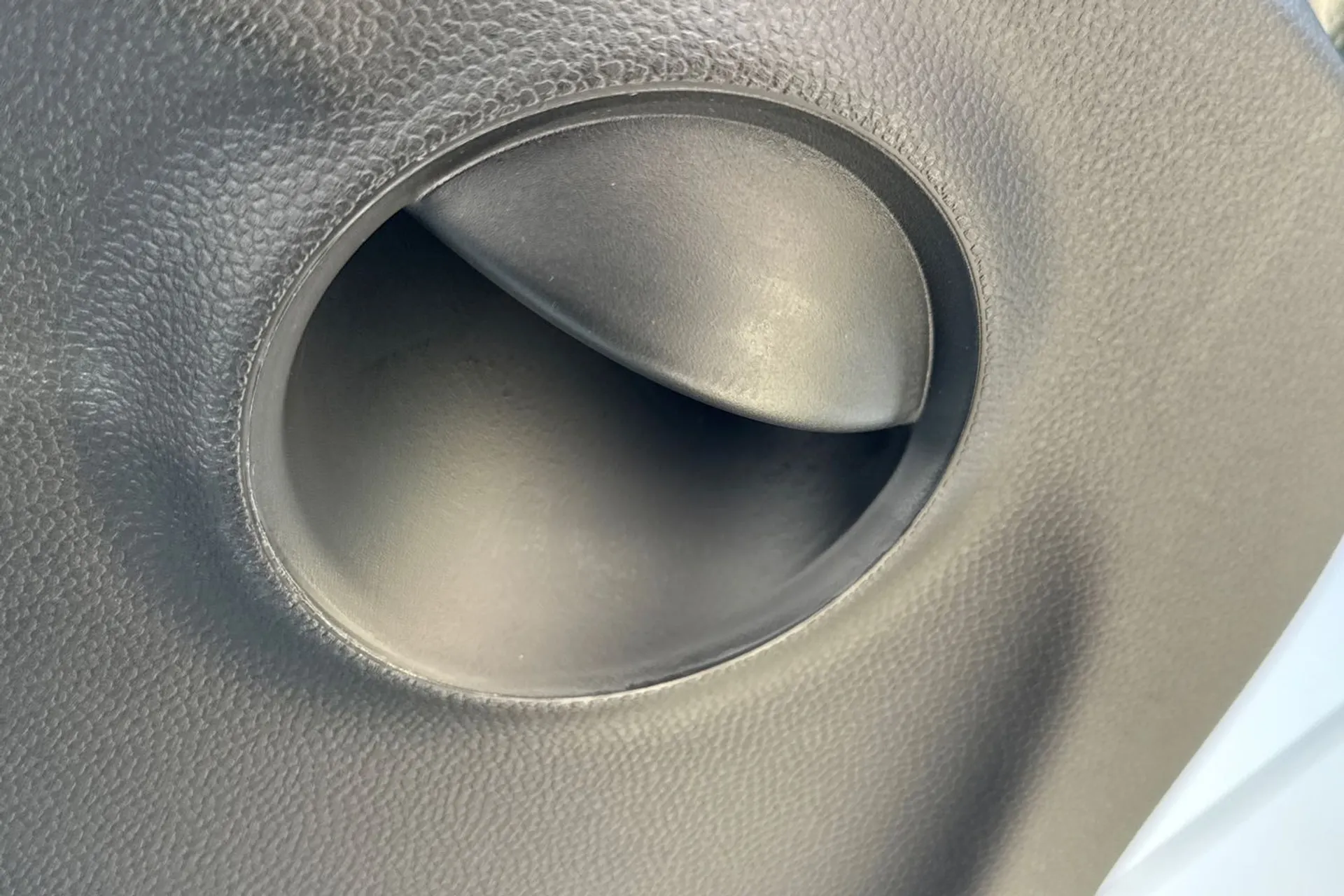 MINI COOPER EXCLUSIVE AUTO thumbnail image number 29