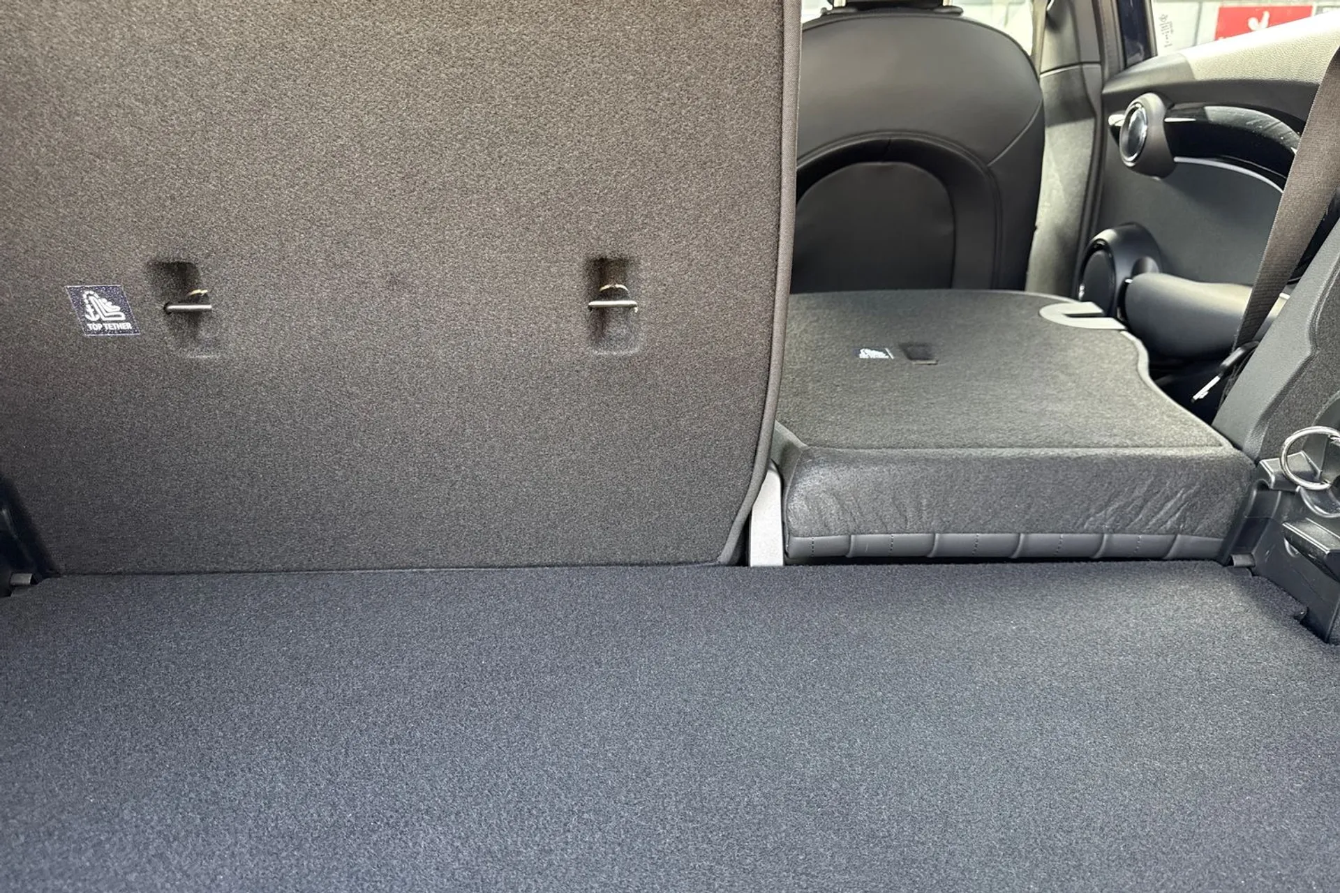 MINI COOPER EXCLUSIVE AUTO thumbnail image number 30