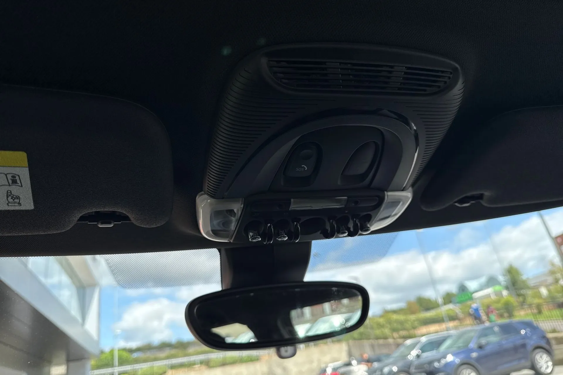 MINI COOPER EXCLUSIVE AUTO thumbnail image number 46