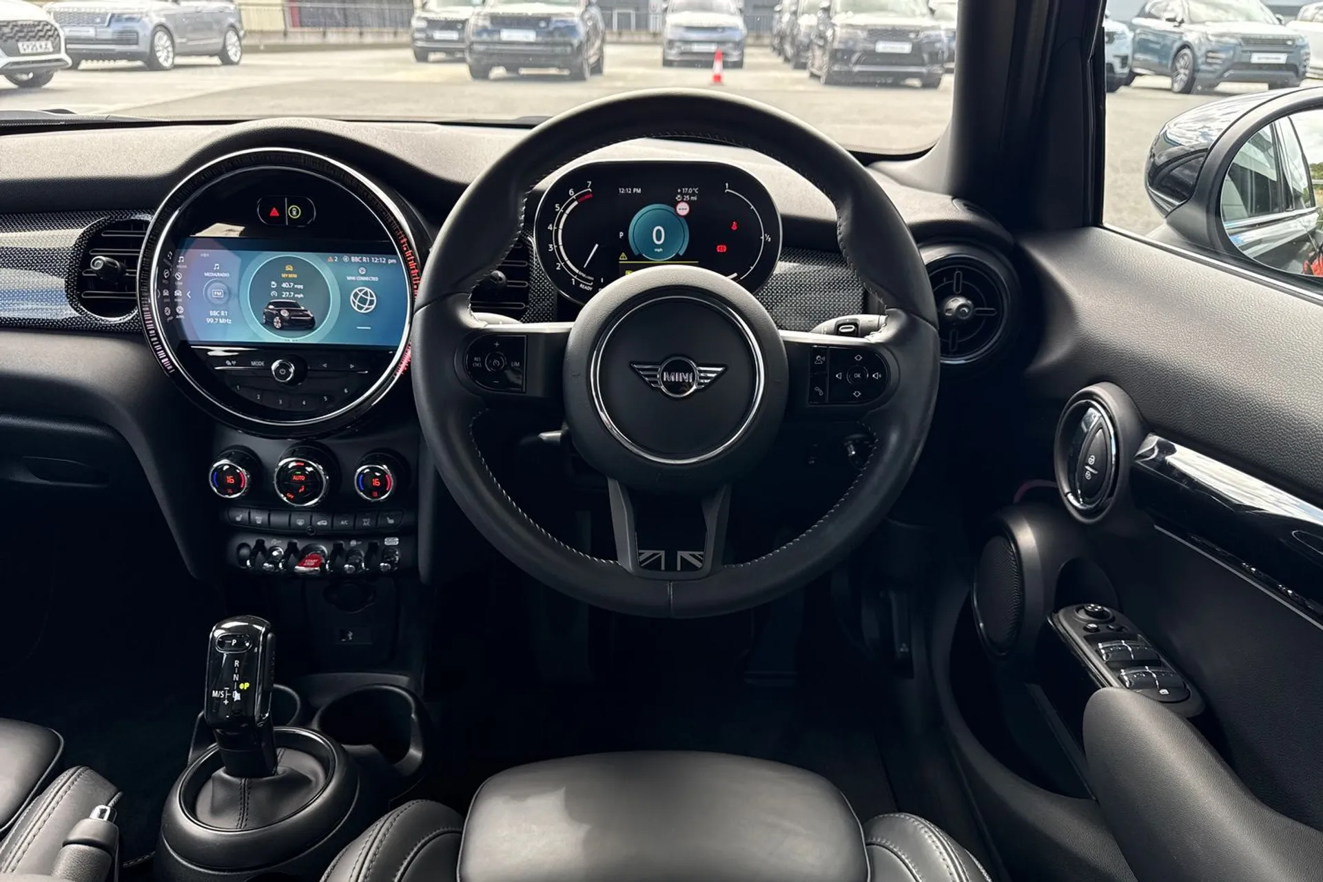 MINI COOPER EXCLUSIVE AUTO thumbnail image number 39