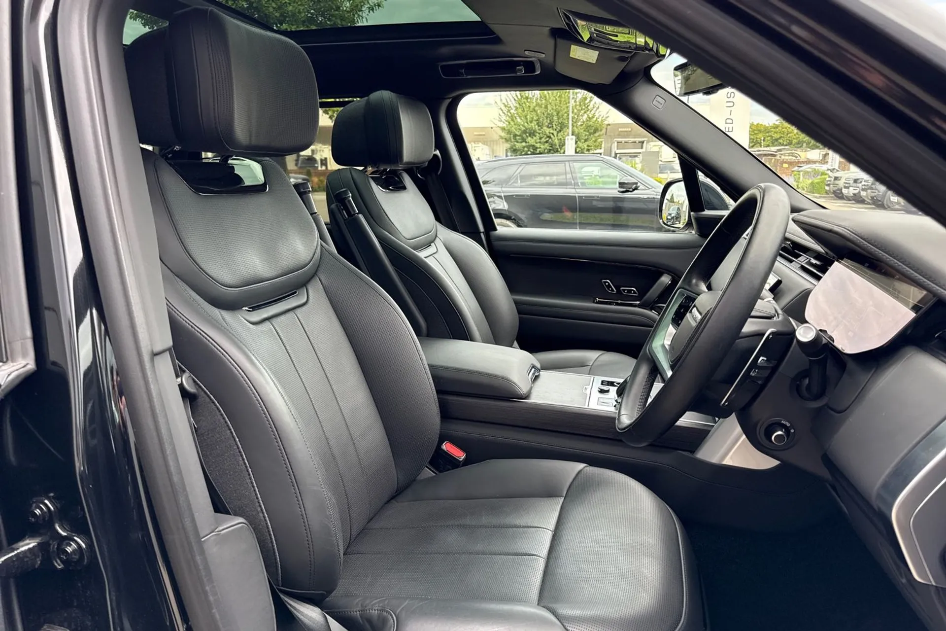 LAND ROVER RANGE ROVER thumbnail image number 43
