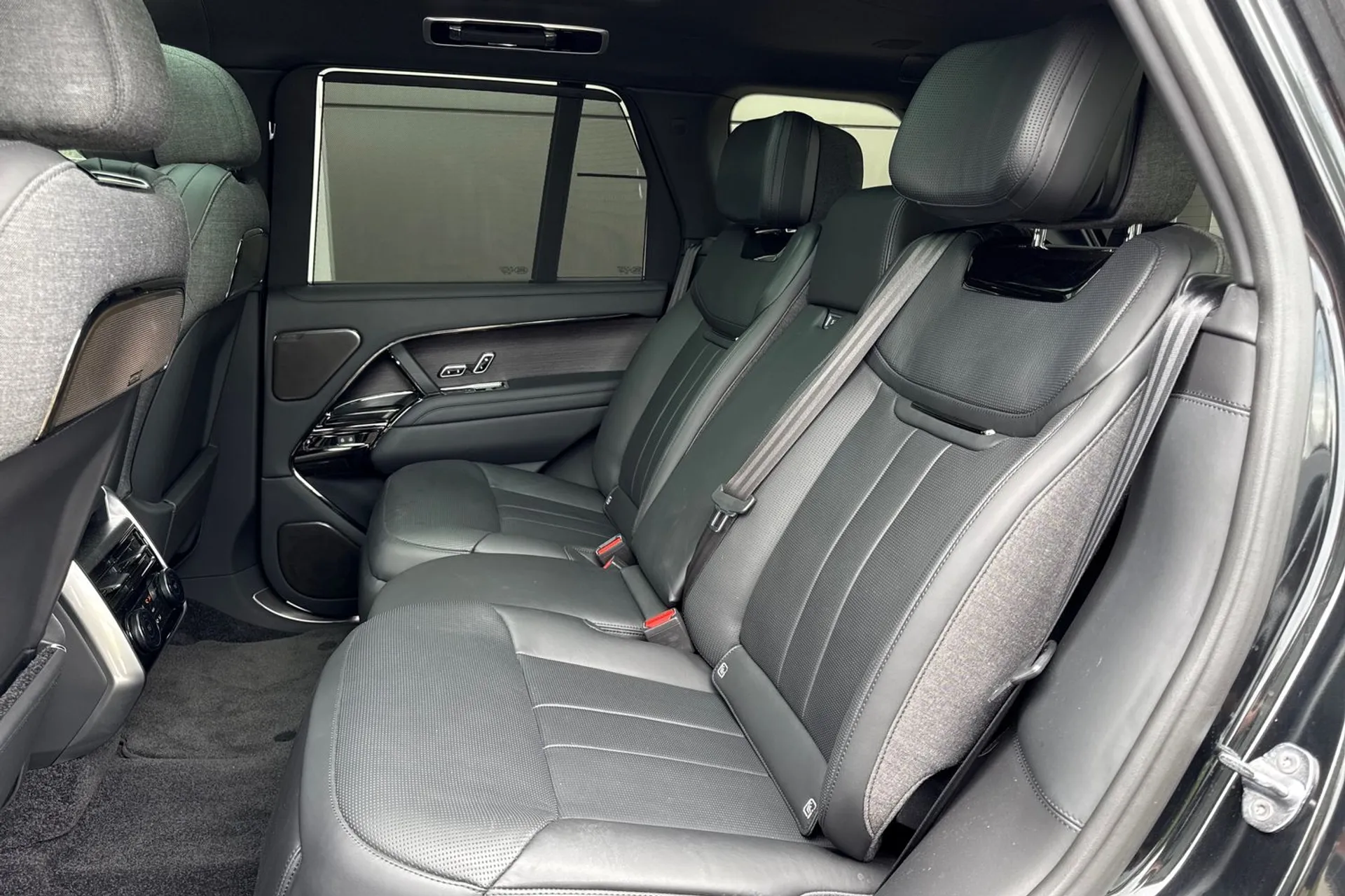 LAND ROVER RANGE ROVER thumbnail image number 49