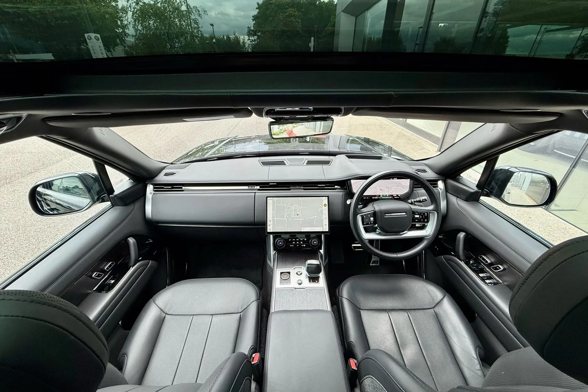 LAND ROVER RANGE ROVER thumbnail image number 3
