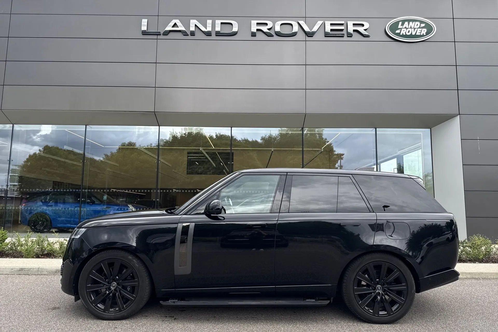 LAND ROVER RANGE ROVER thumbnail image number 9
