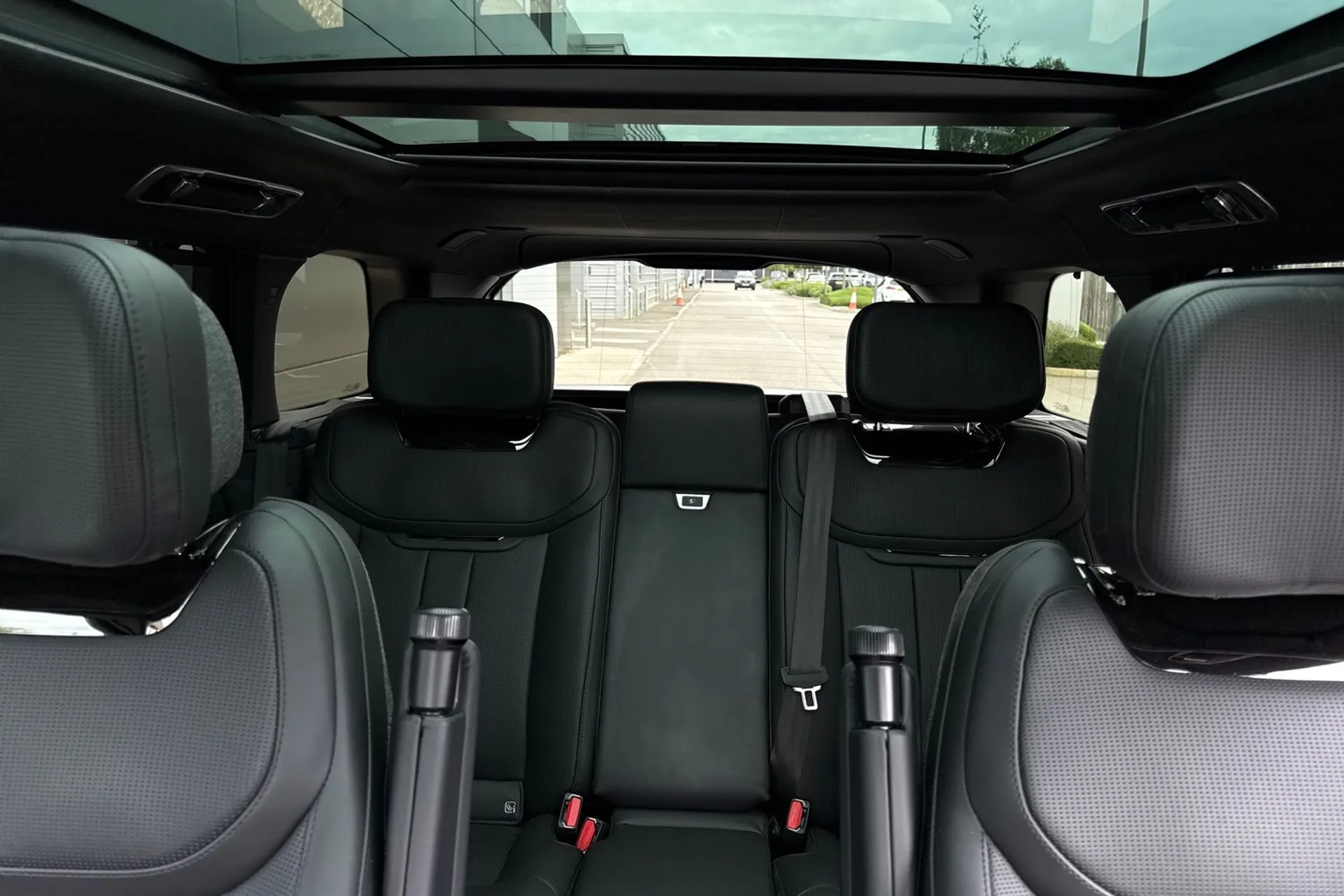 LAND ROVER RANGE ROVER thumbnail image number 41