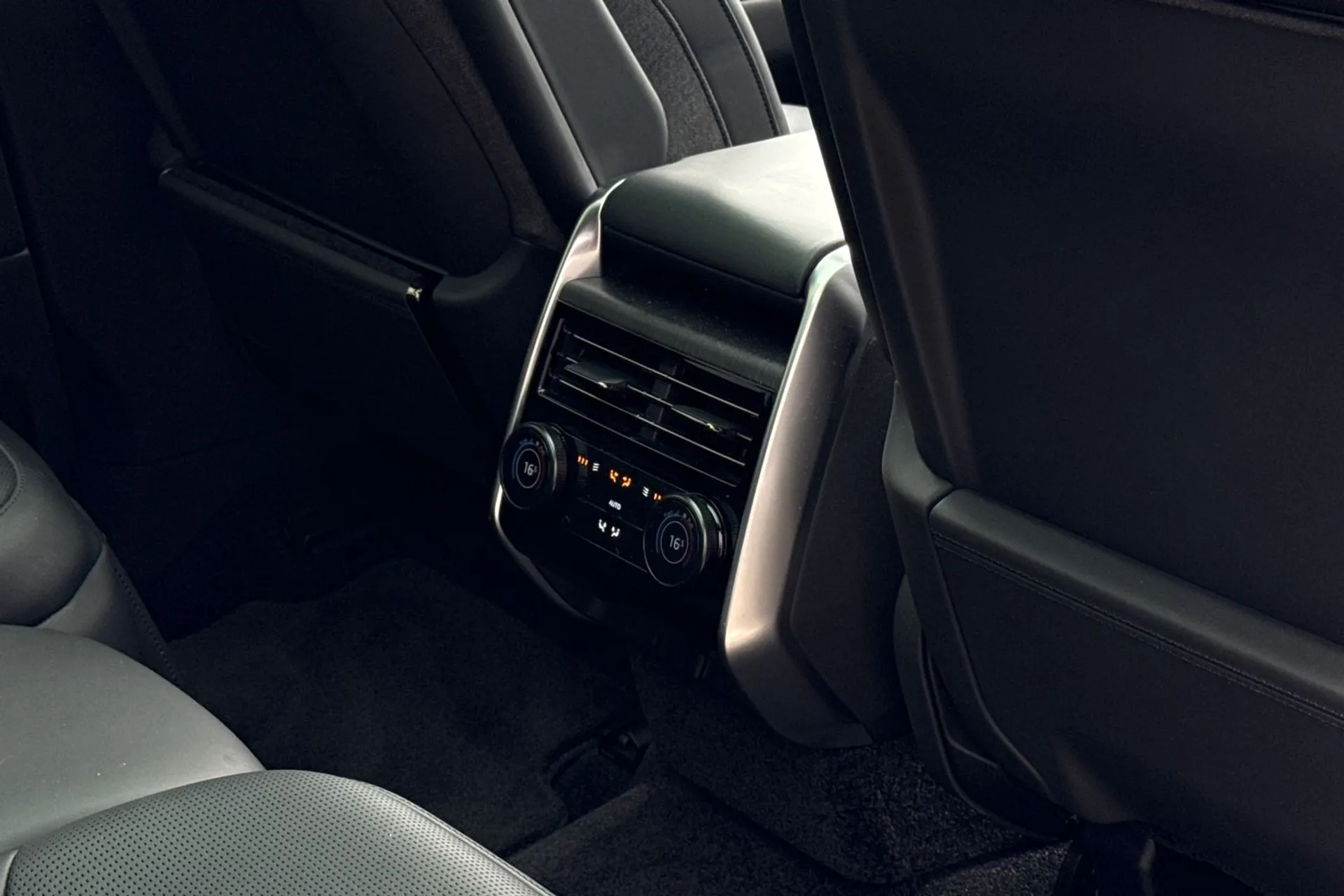 LAND ROVER RANGE ROVER thumbnail image number 40