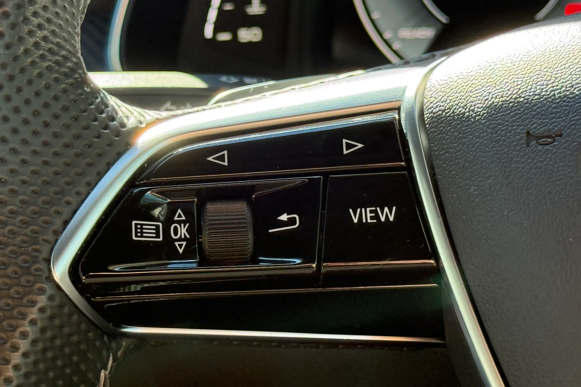 Audi A6 thumbnail image number 12