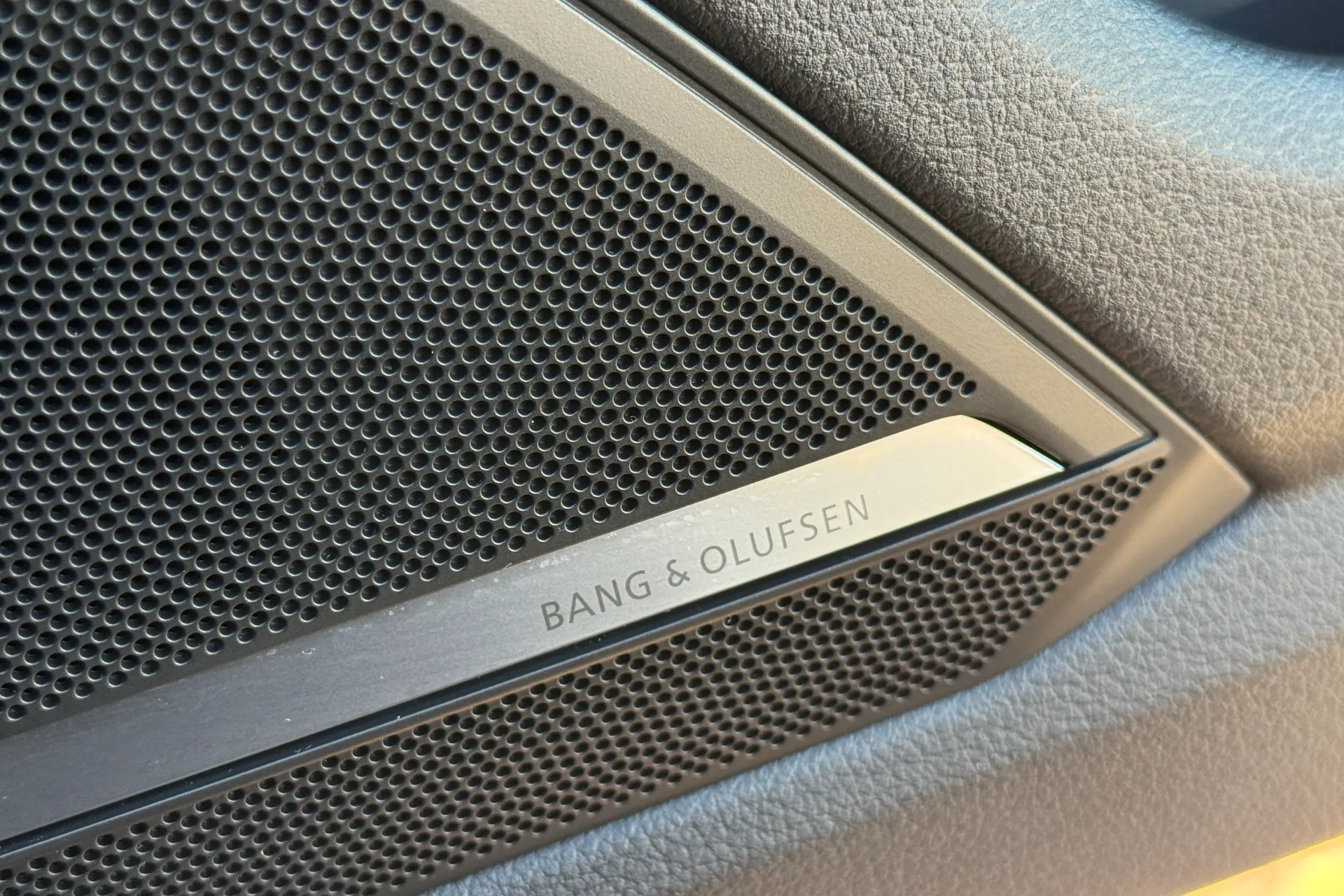 Audi A6 thumbnail image number 25