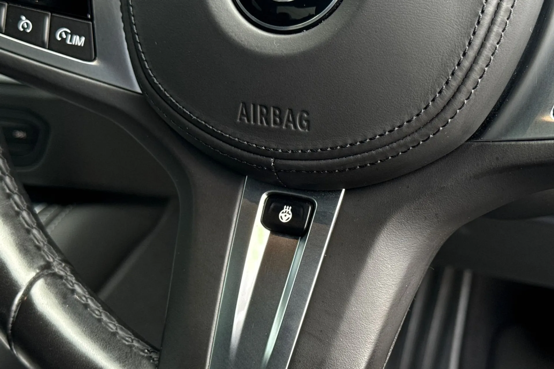 BMW 4 SERIES thumbnail image number 25