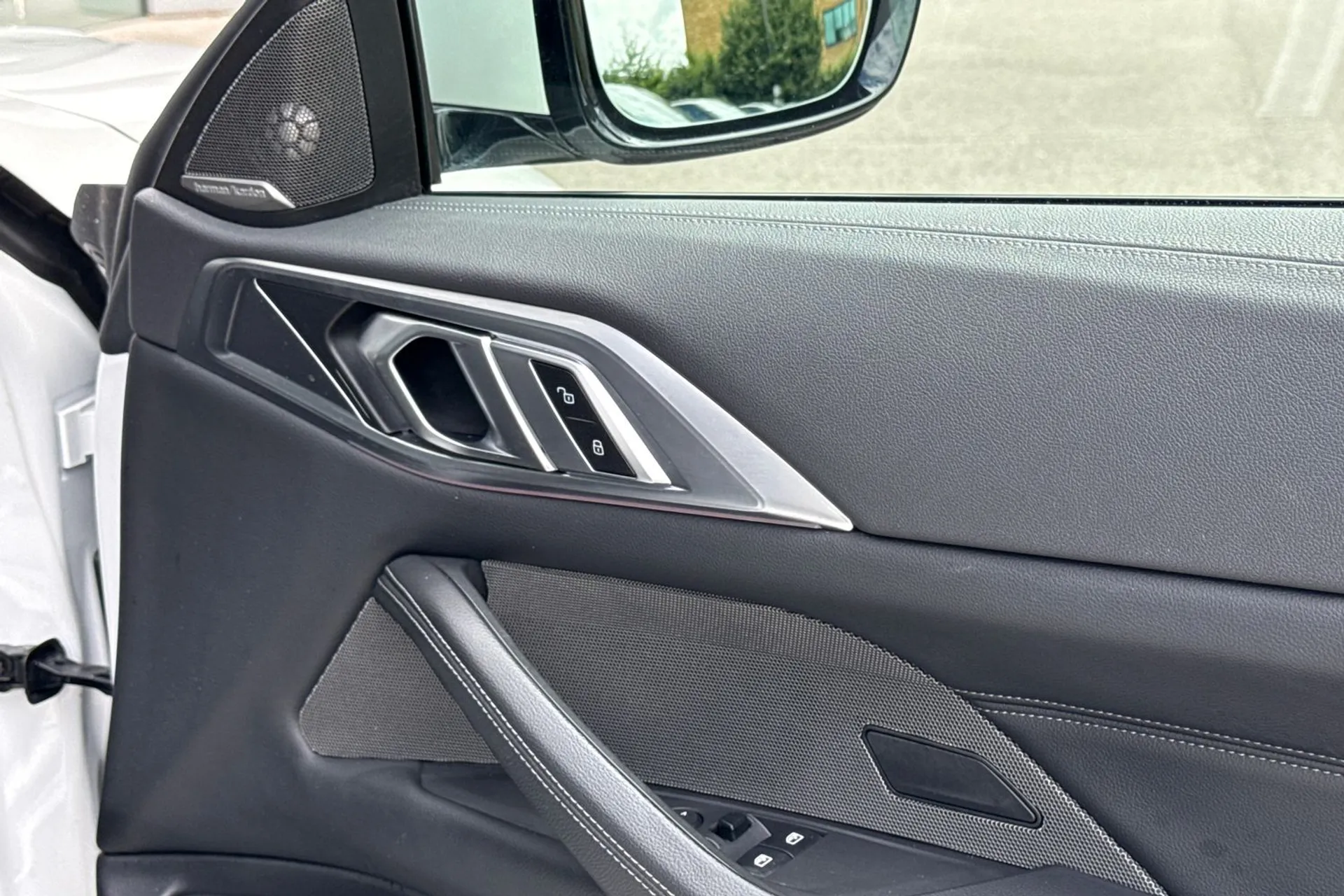 BMW 4 SERIES thumbnail image number 27