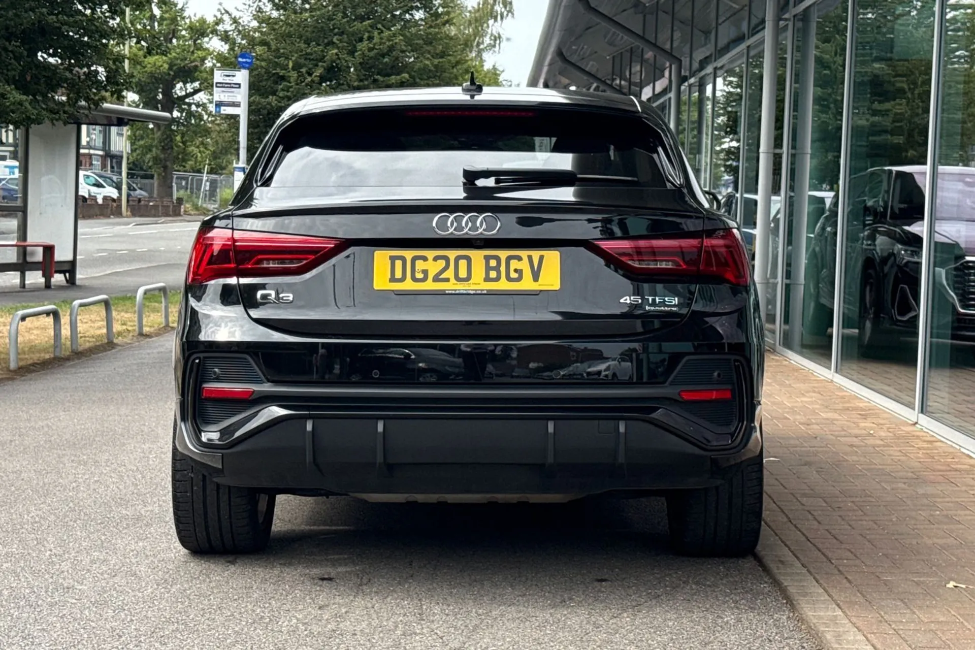 Audi Q3 thumbnail image number 10