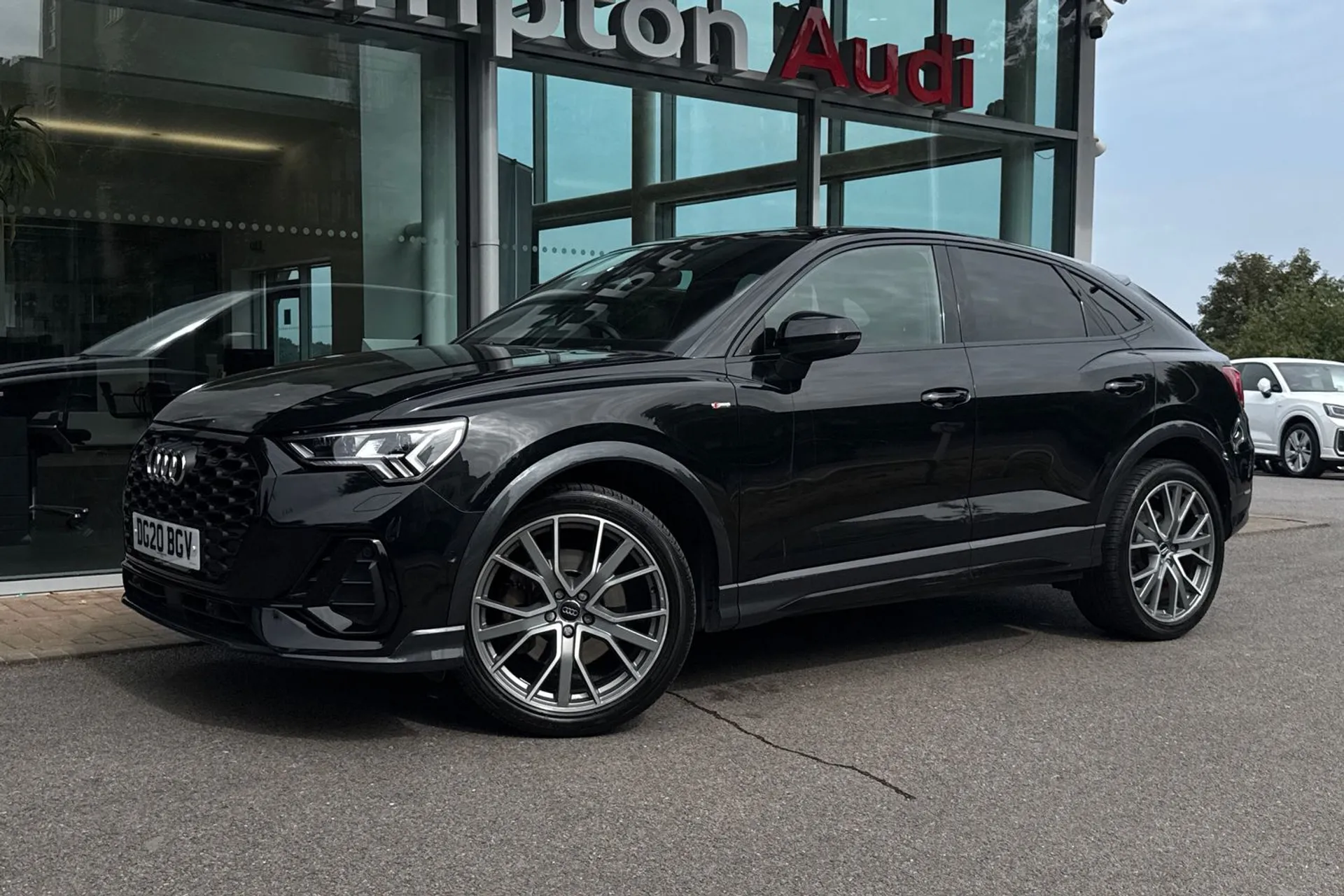 Audi Q3 thumbnail image number 54