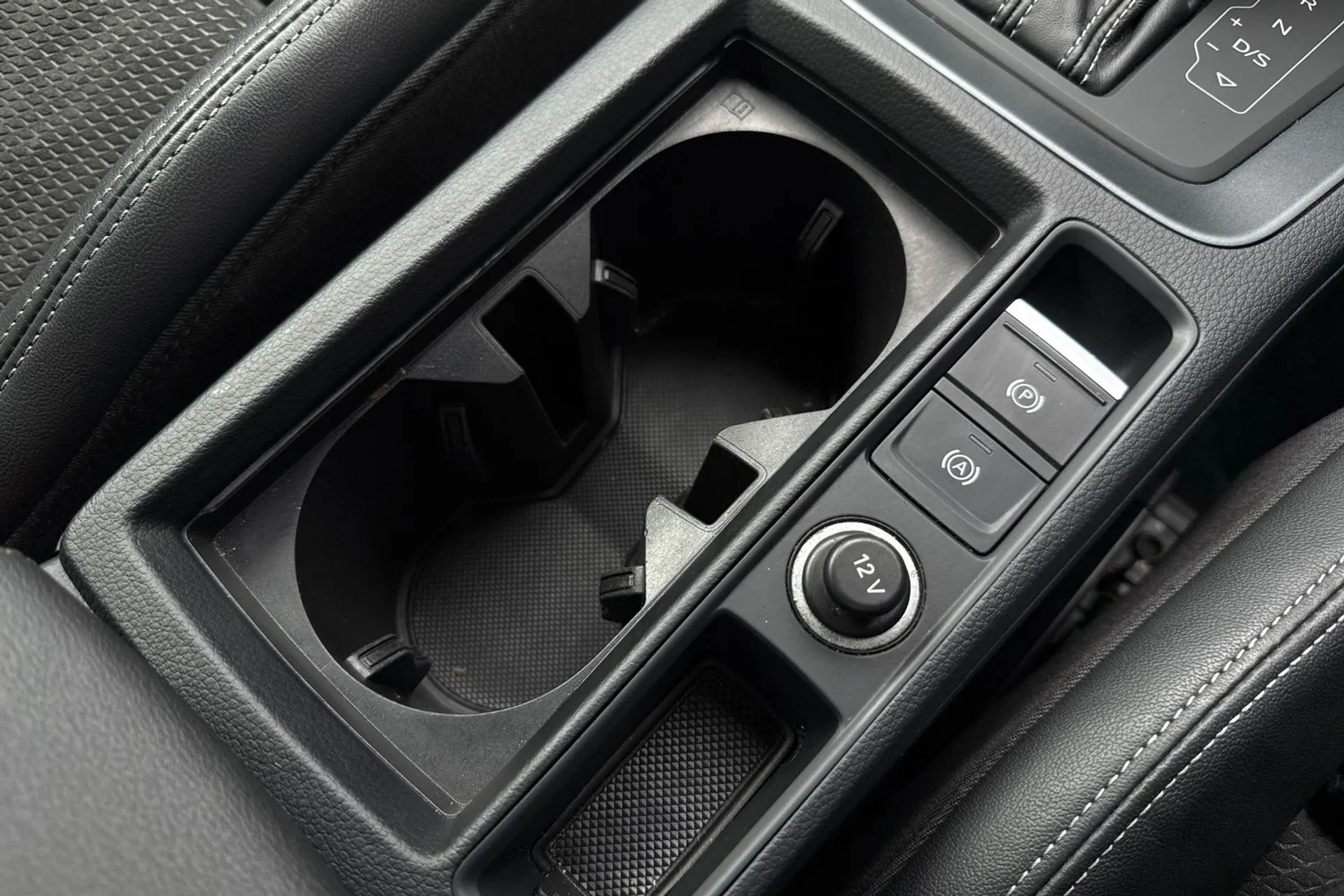 Audi Q3 thumbnail image number 42